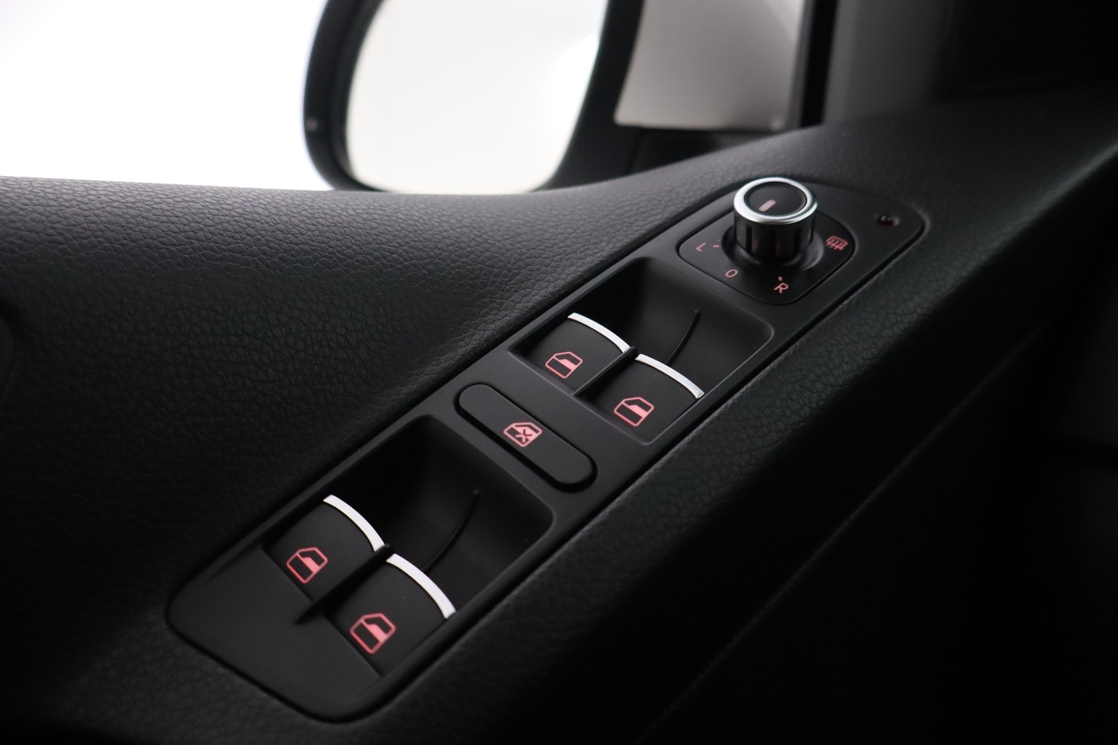 VOLKSWAGEN Tiguan 2013