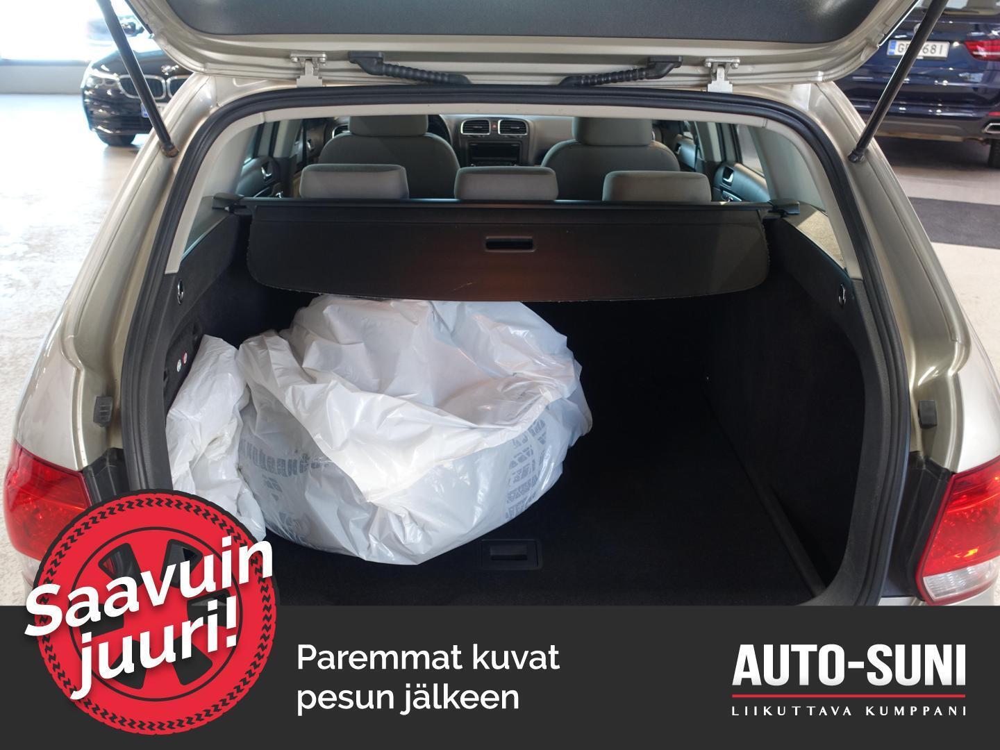 VOLKSWAGEN Golf 2012