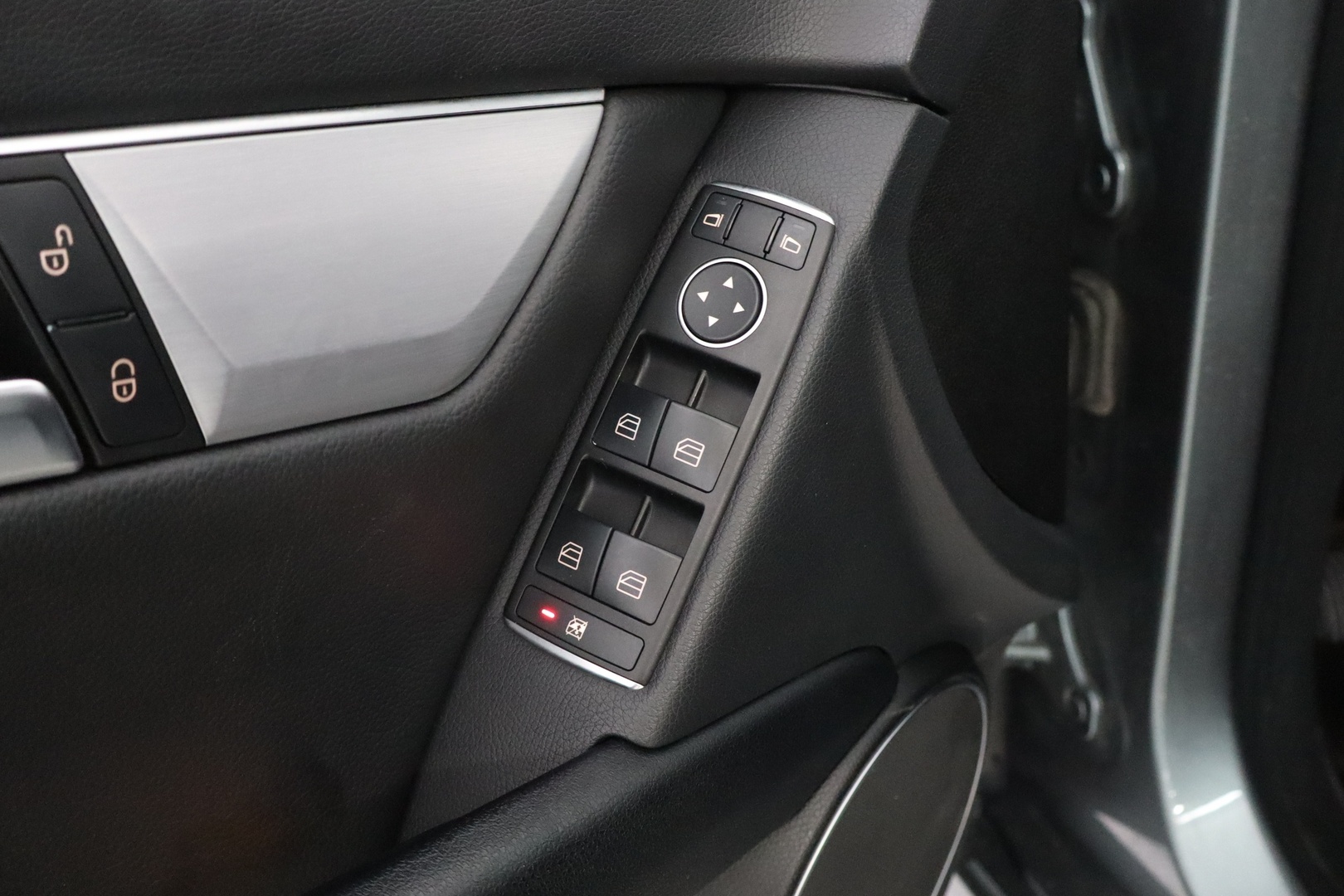 MERCEDES-BENZ C 2011