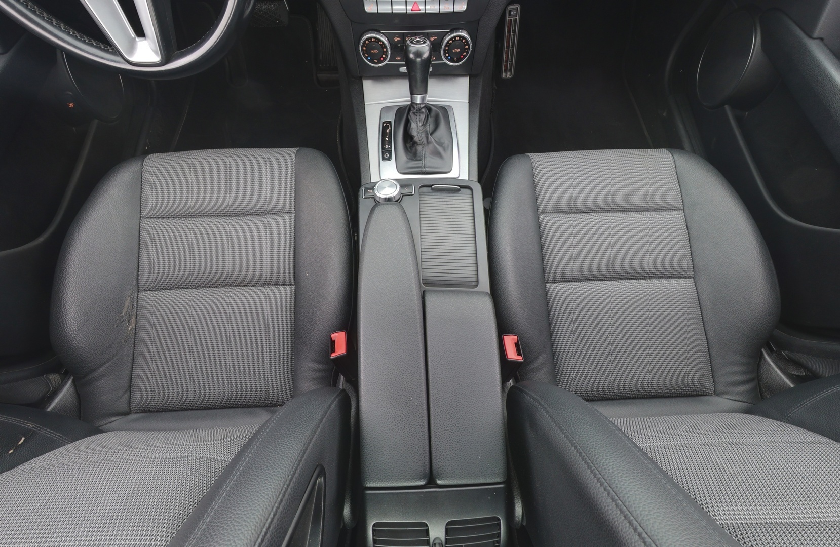 MERCEDES-BENZ C 2011