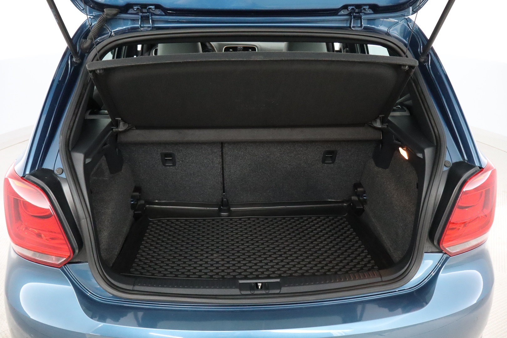 VOLKSWAGEN Polo 2013