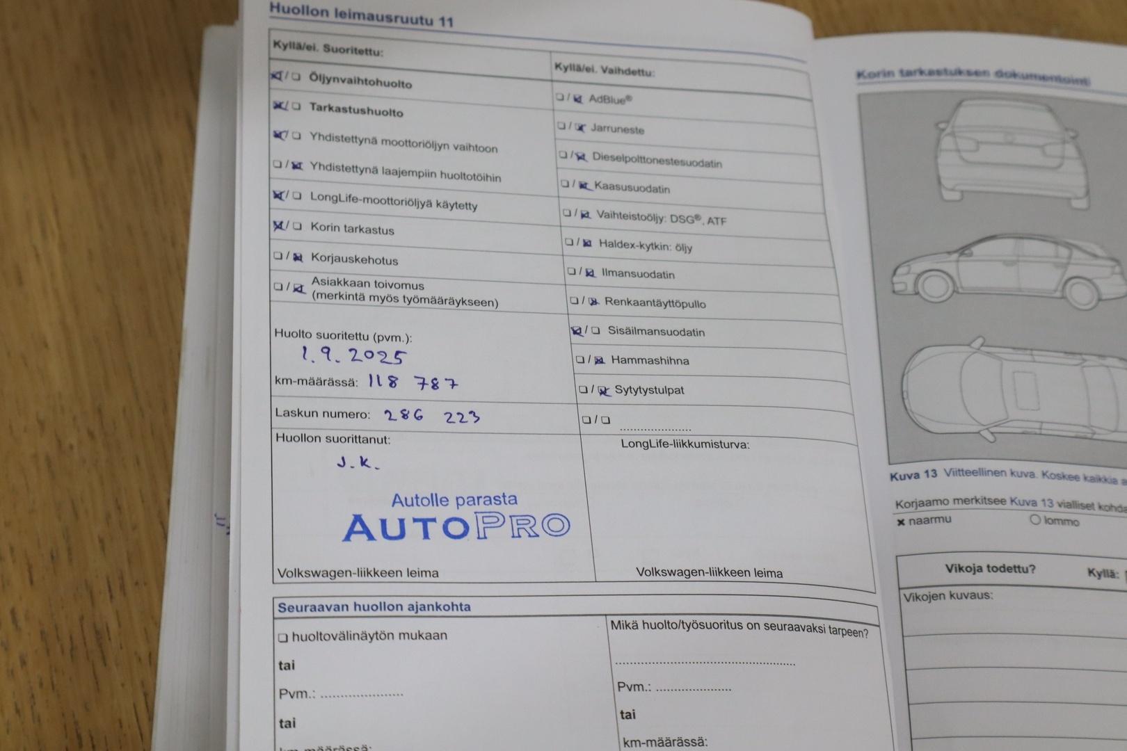 VOLKSWAGEN Polo 2013