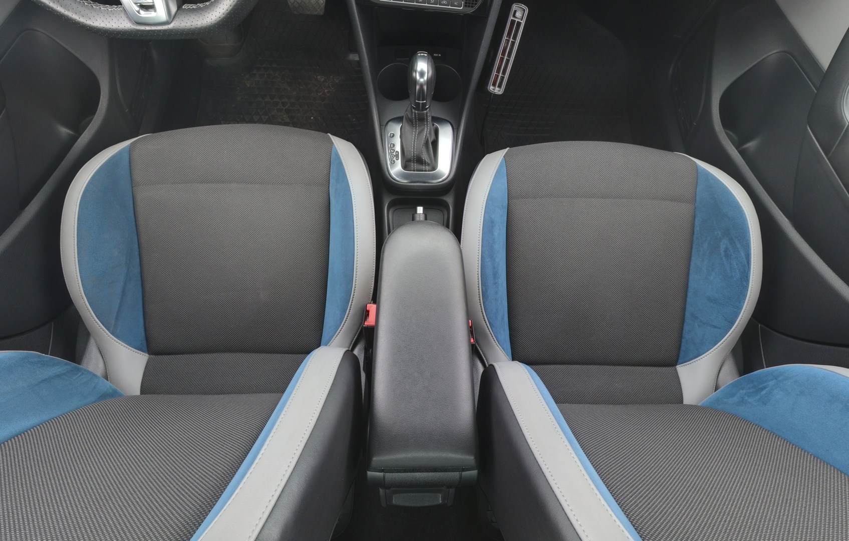 VOLKSWAGEN Polo 2013