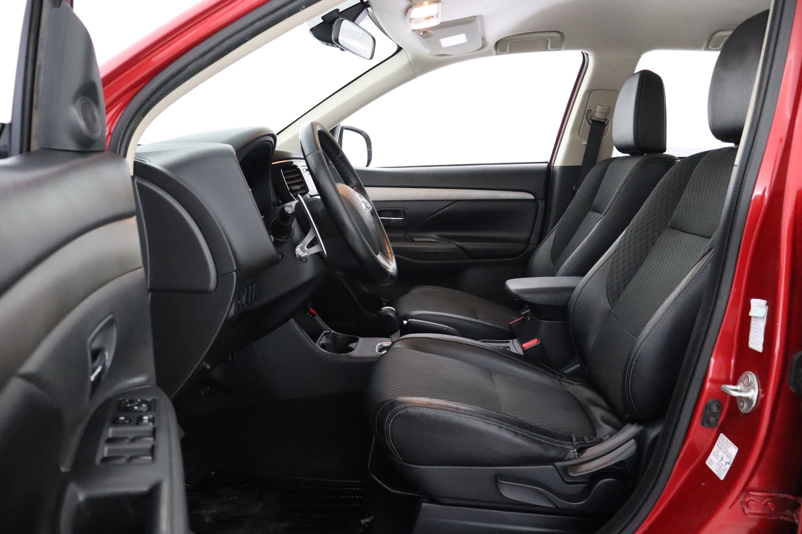 MITSUBISHI Outlander 2014