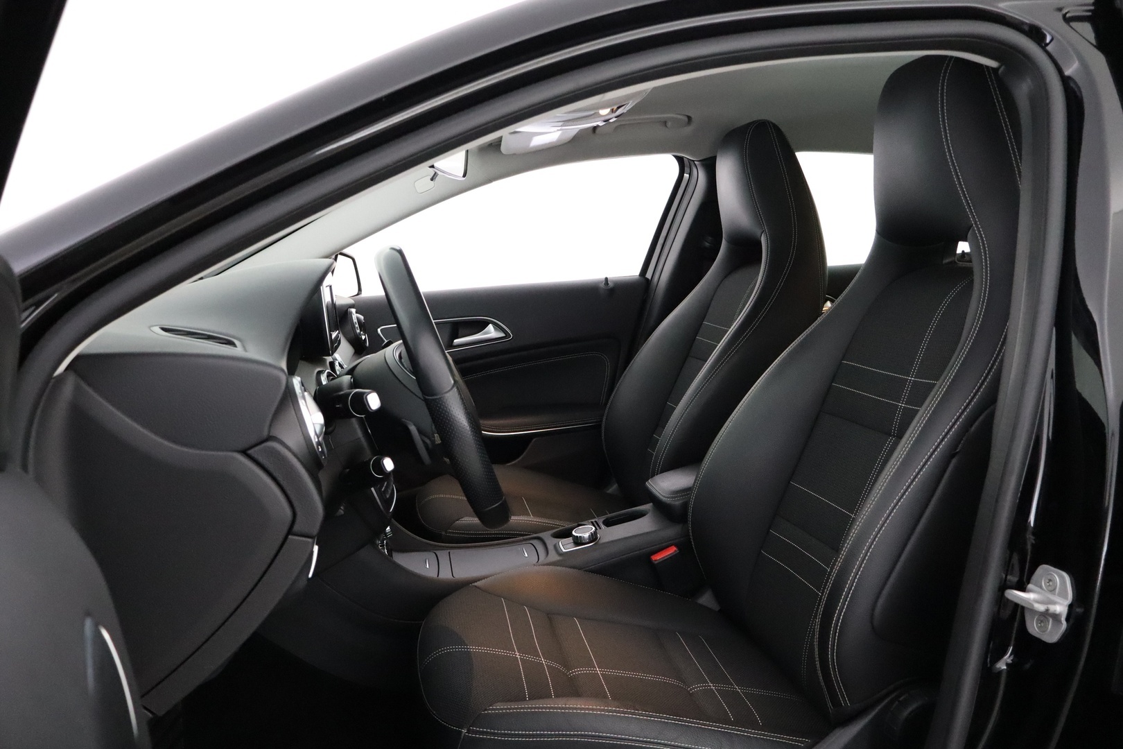 MERCEDES-BENZ GLA 2014