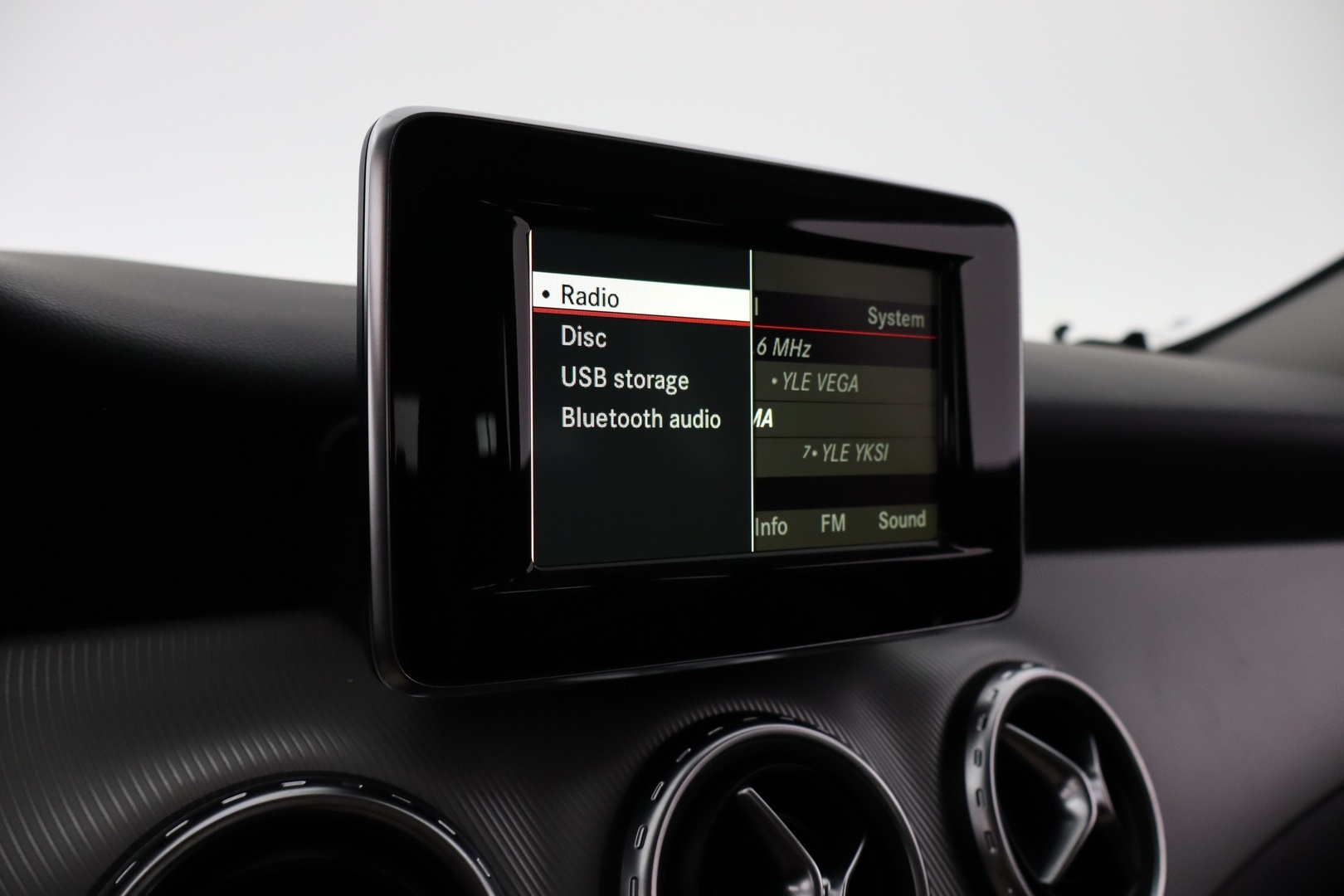 MERCEDES-BENZ GLA 2014