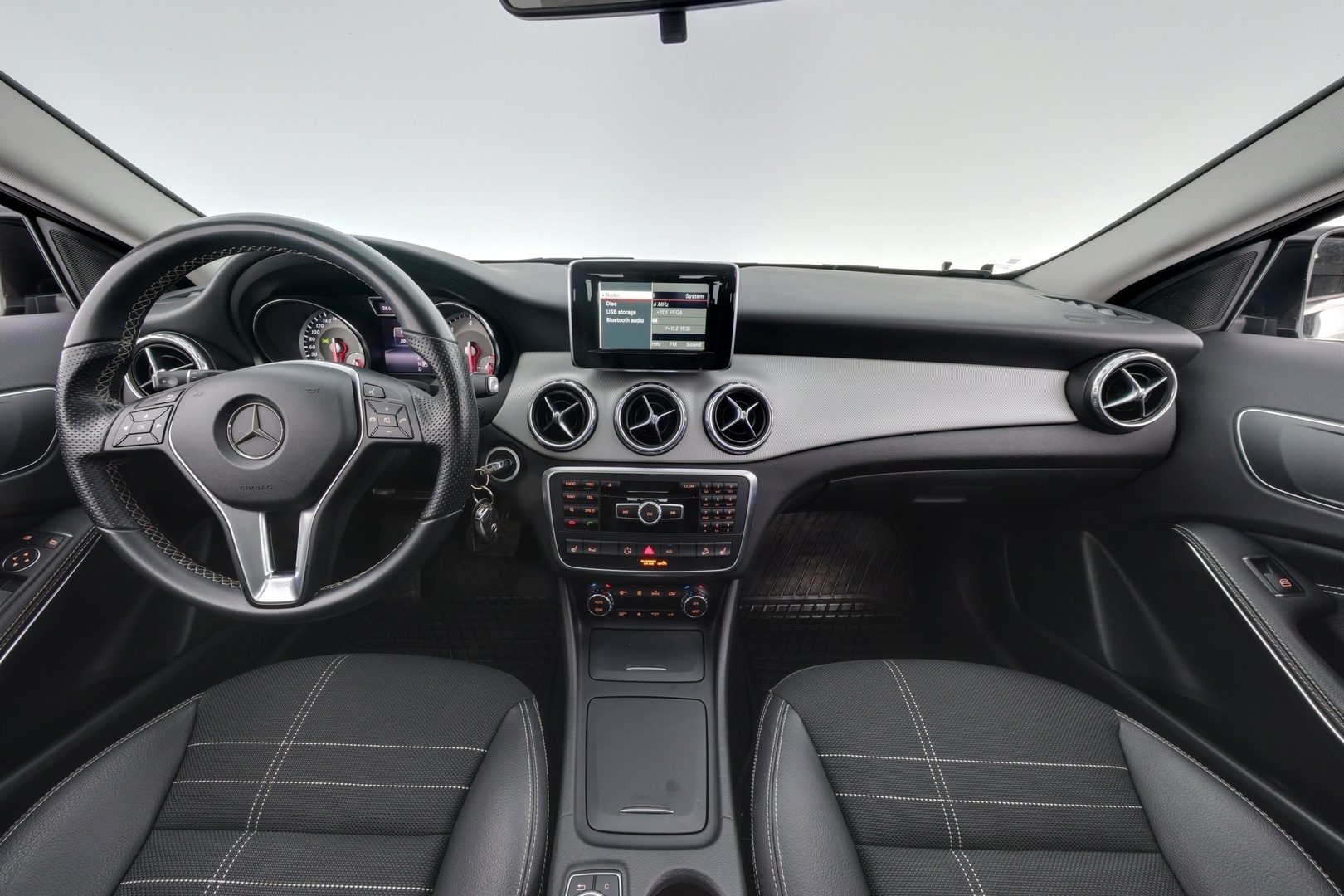 MERCEDES-BENZ GLA 2014