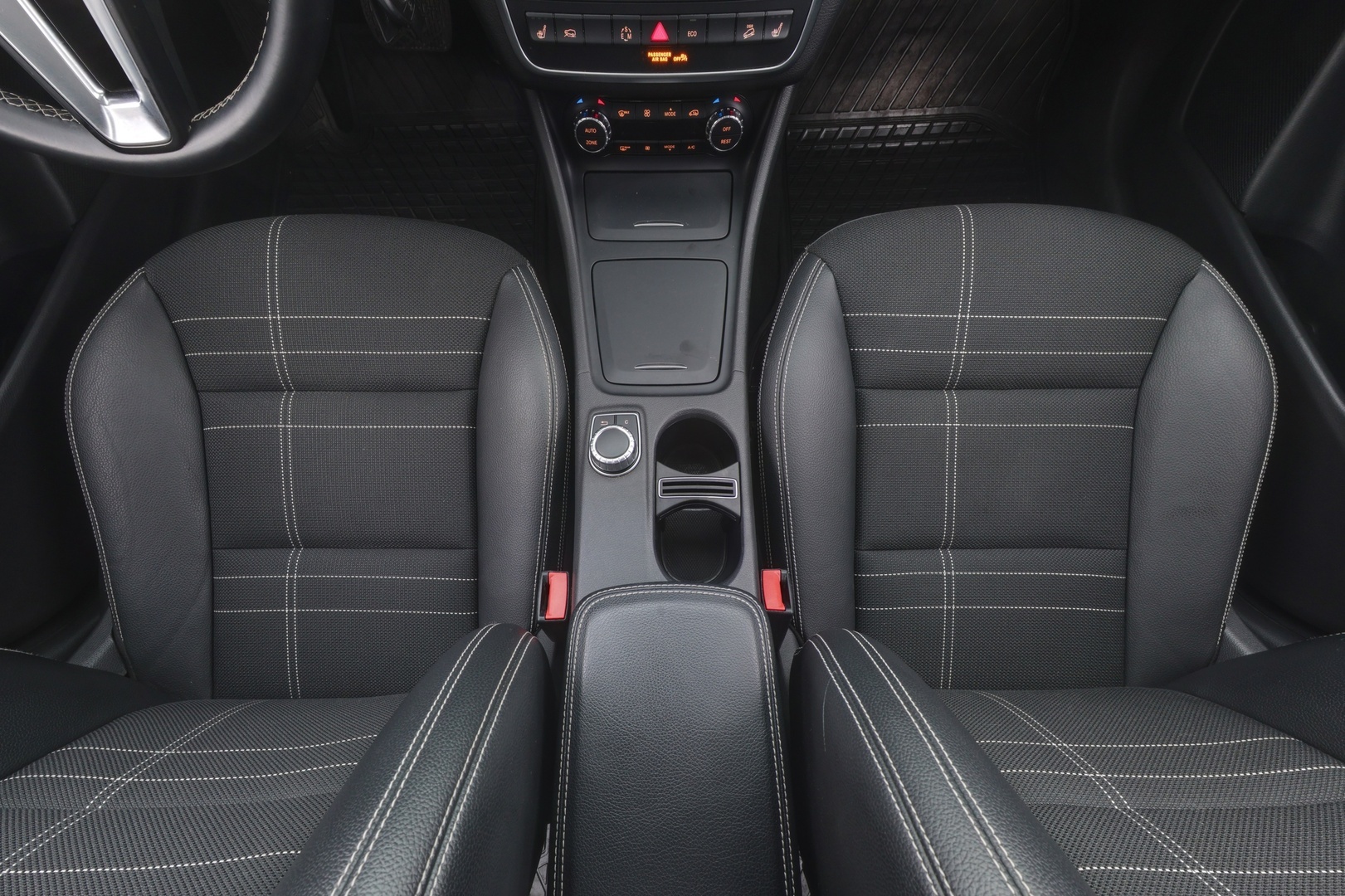 MERCEDES-BENZ GLA 2014