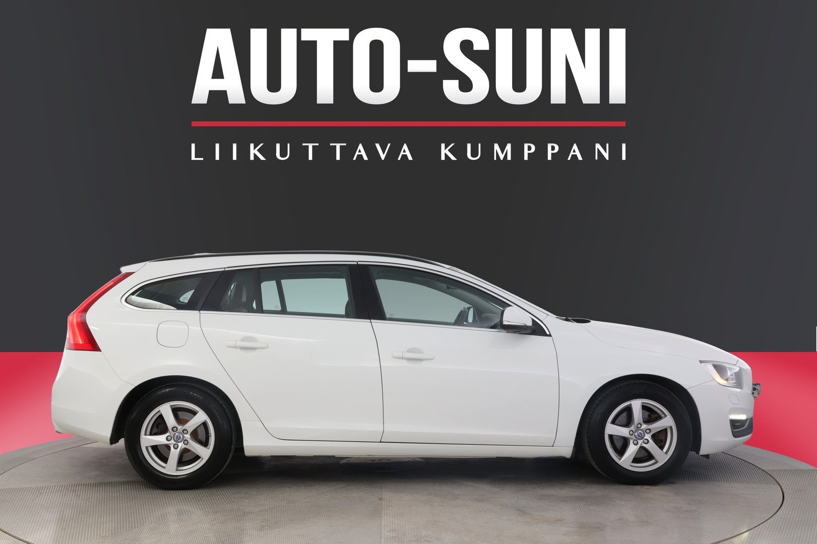 VOLVO V60 2015