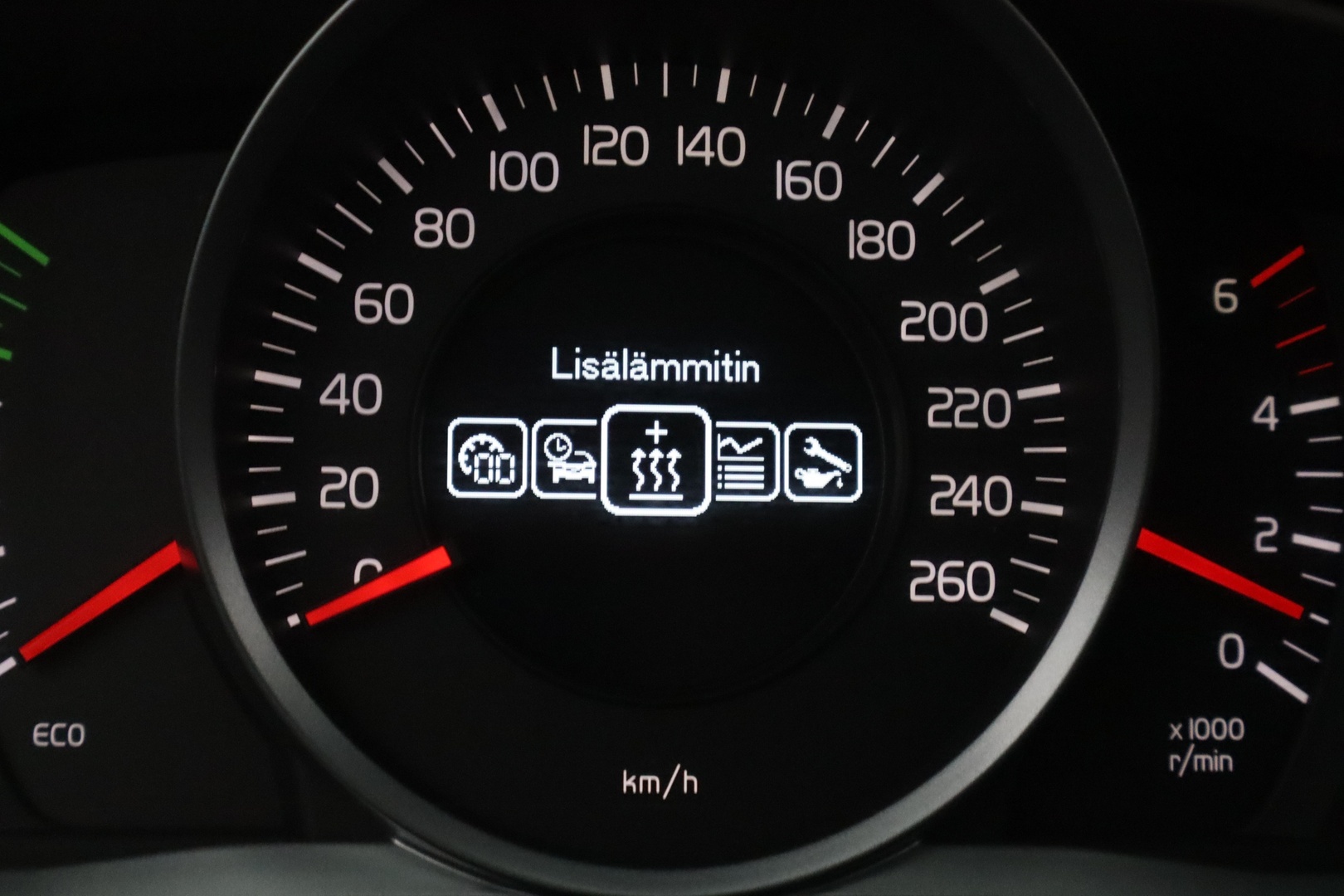 VOLVO V60 2015