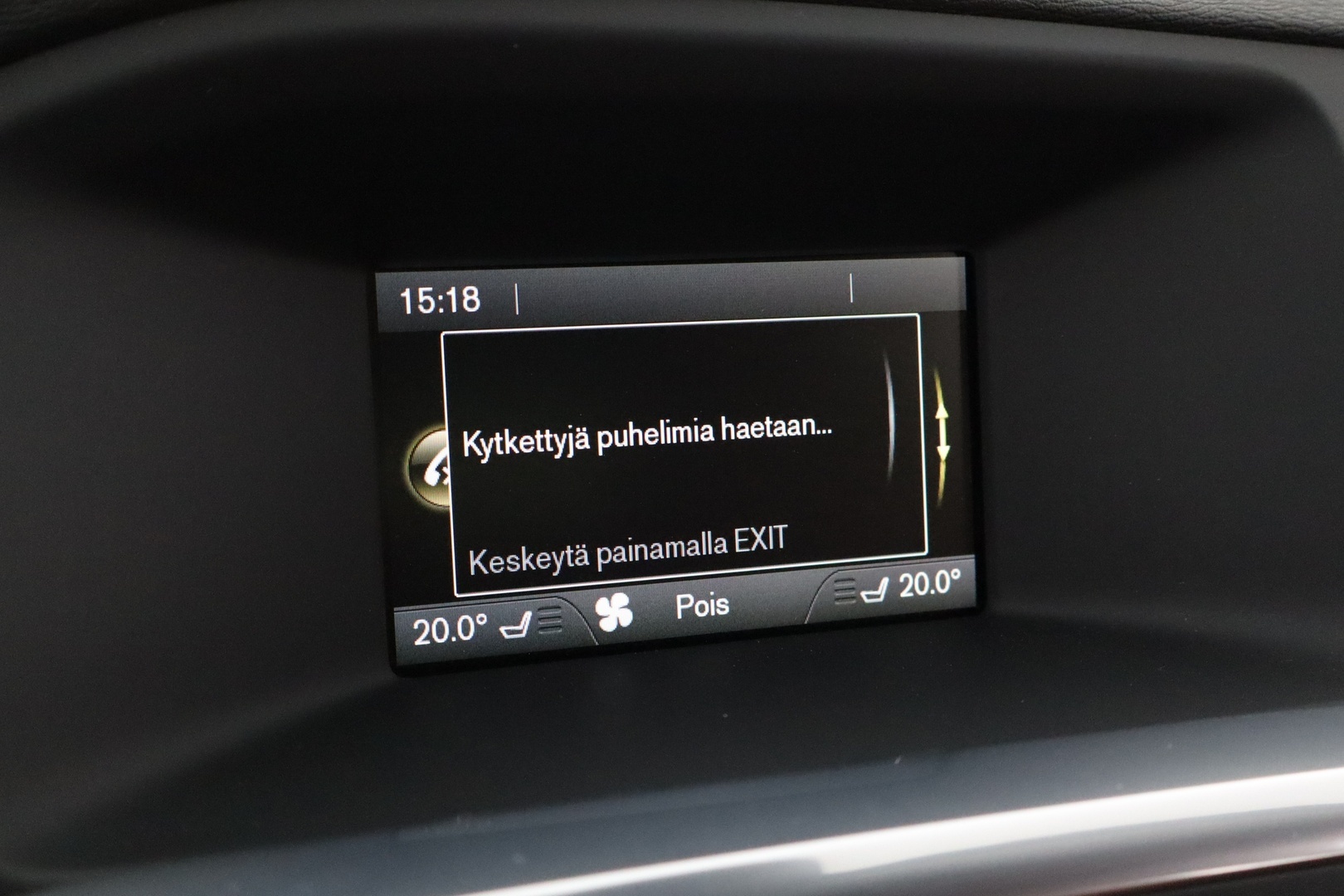 VOLVO V60 2015