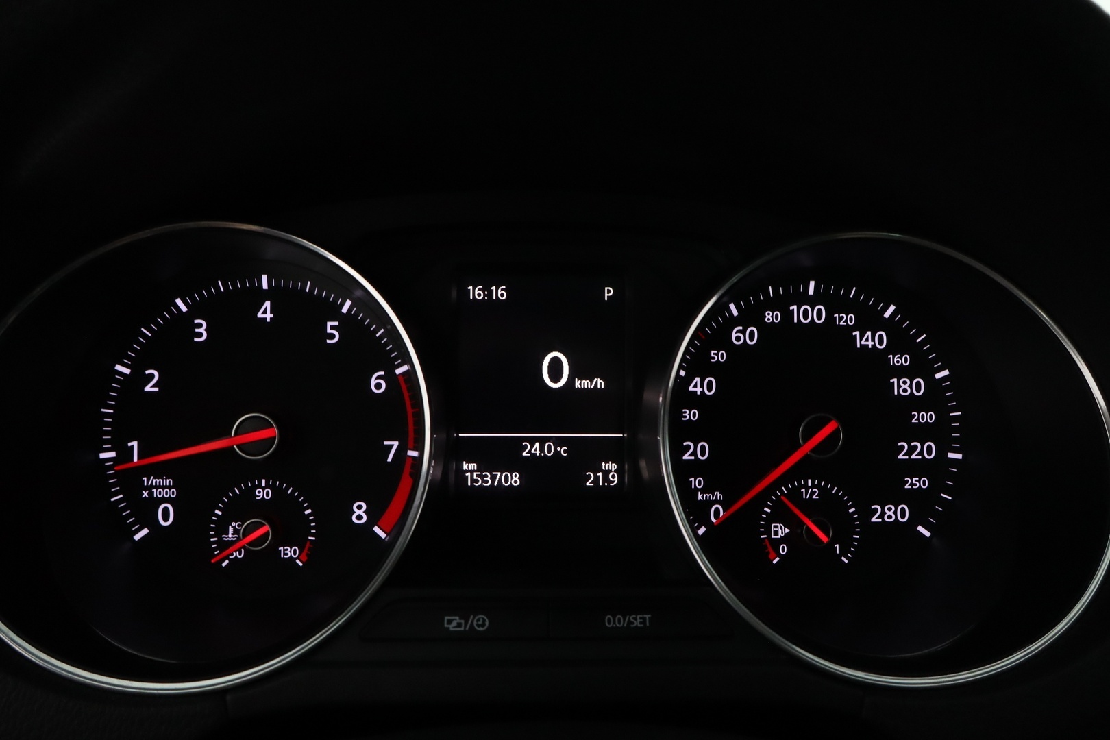 VOLKSWAGEN Polo 14