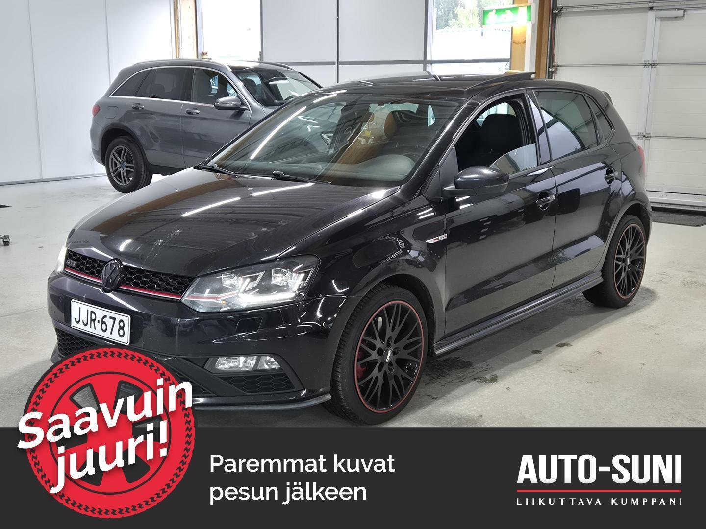 VOLKSWAGEN Polo 2015
