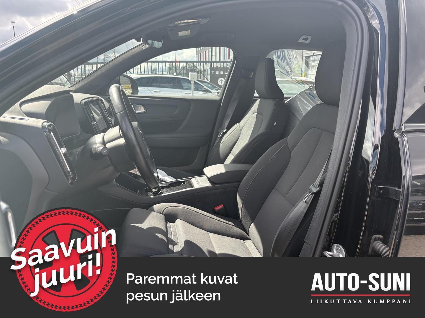 VOLVO XC40 2023