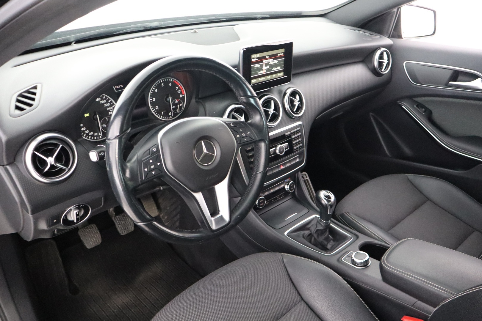 MERCEDES-BENZ A 2014