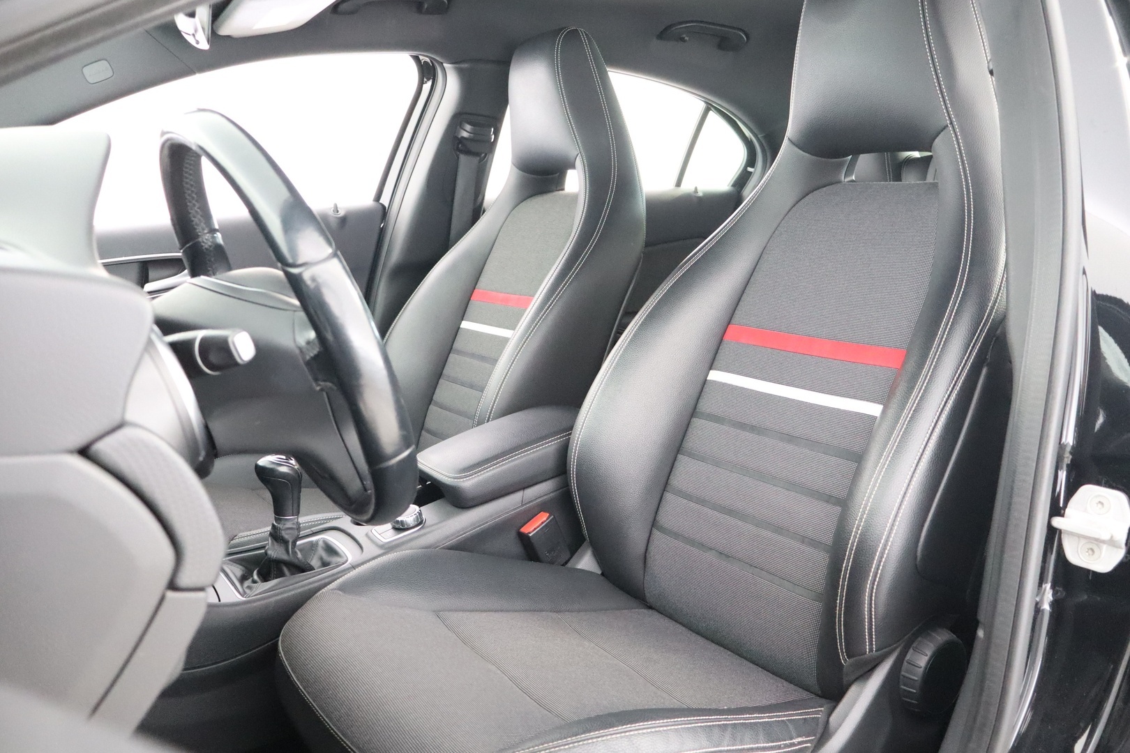 MERCEDES-BENZ A 2014