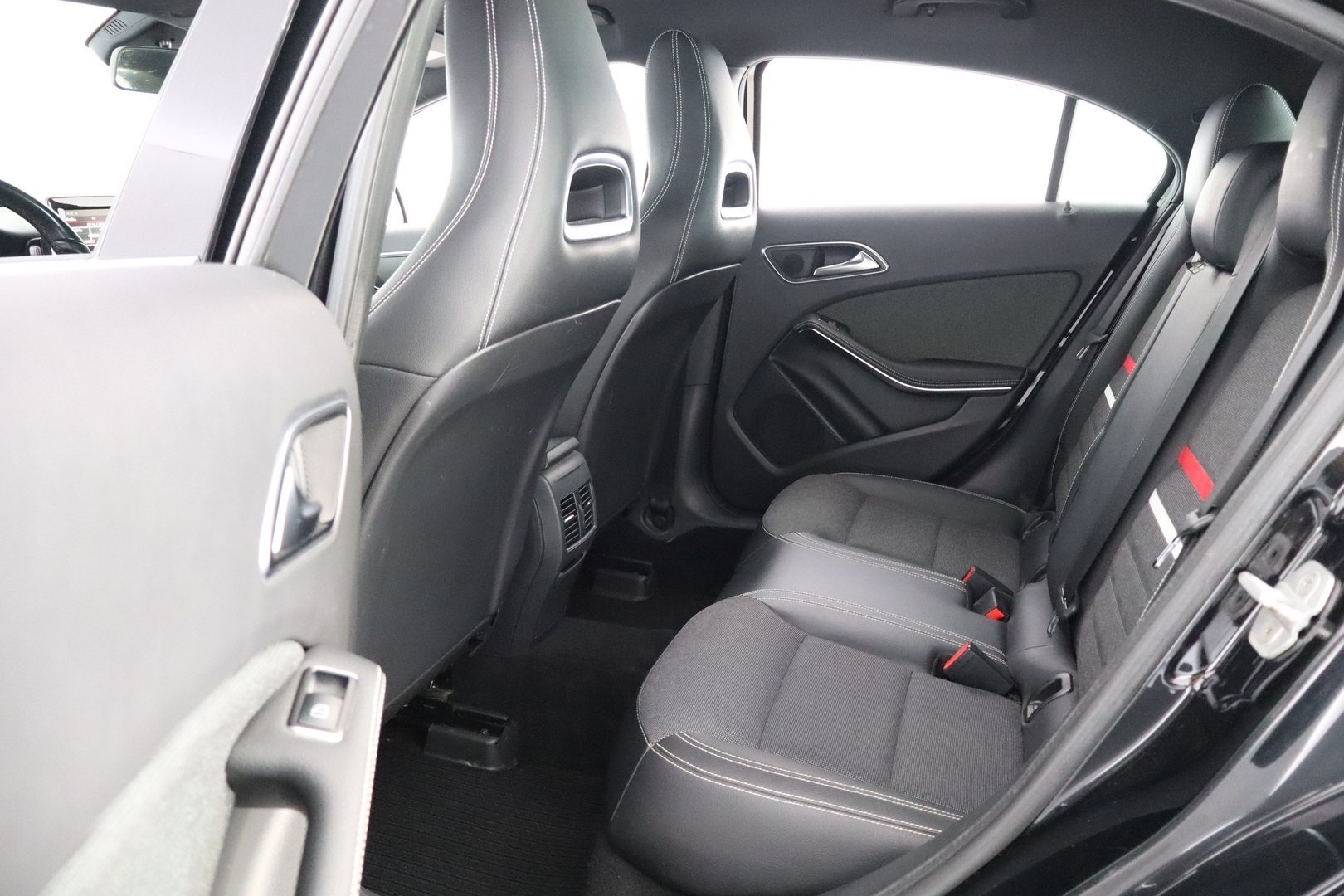 MERCEDES-BENZ A 2014