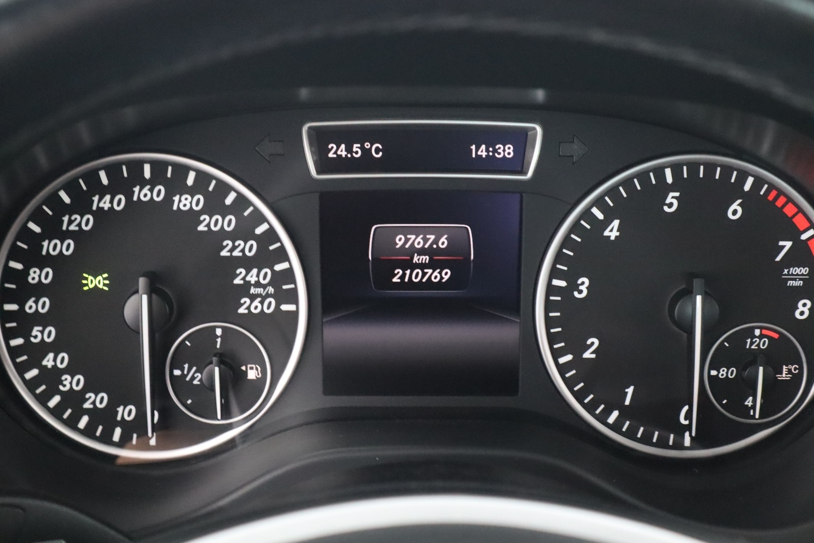 MERCEDES-BENZ A 2014