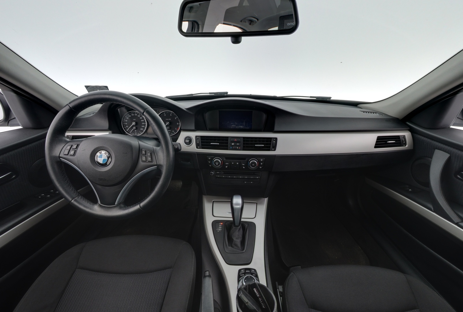BMW 318 2011