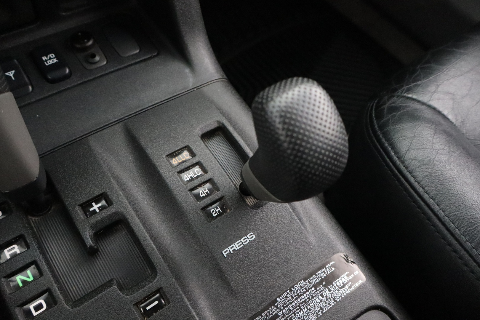 MITSUBISHI Pajero 2000