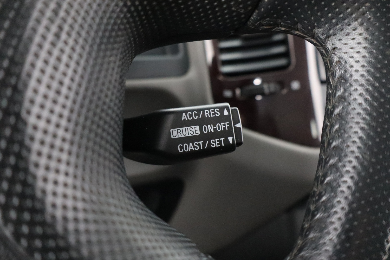 MITSUBISHI Pajero 2000