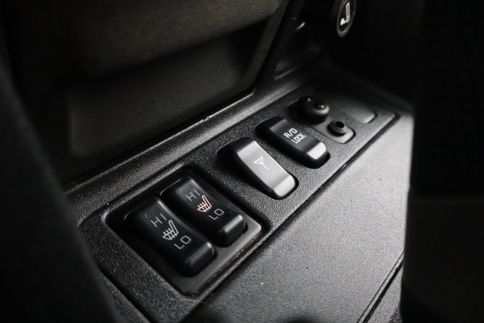 MITSUBISHI Pajero 2000