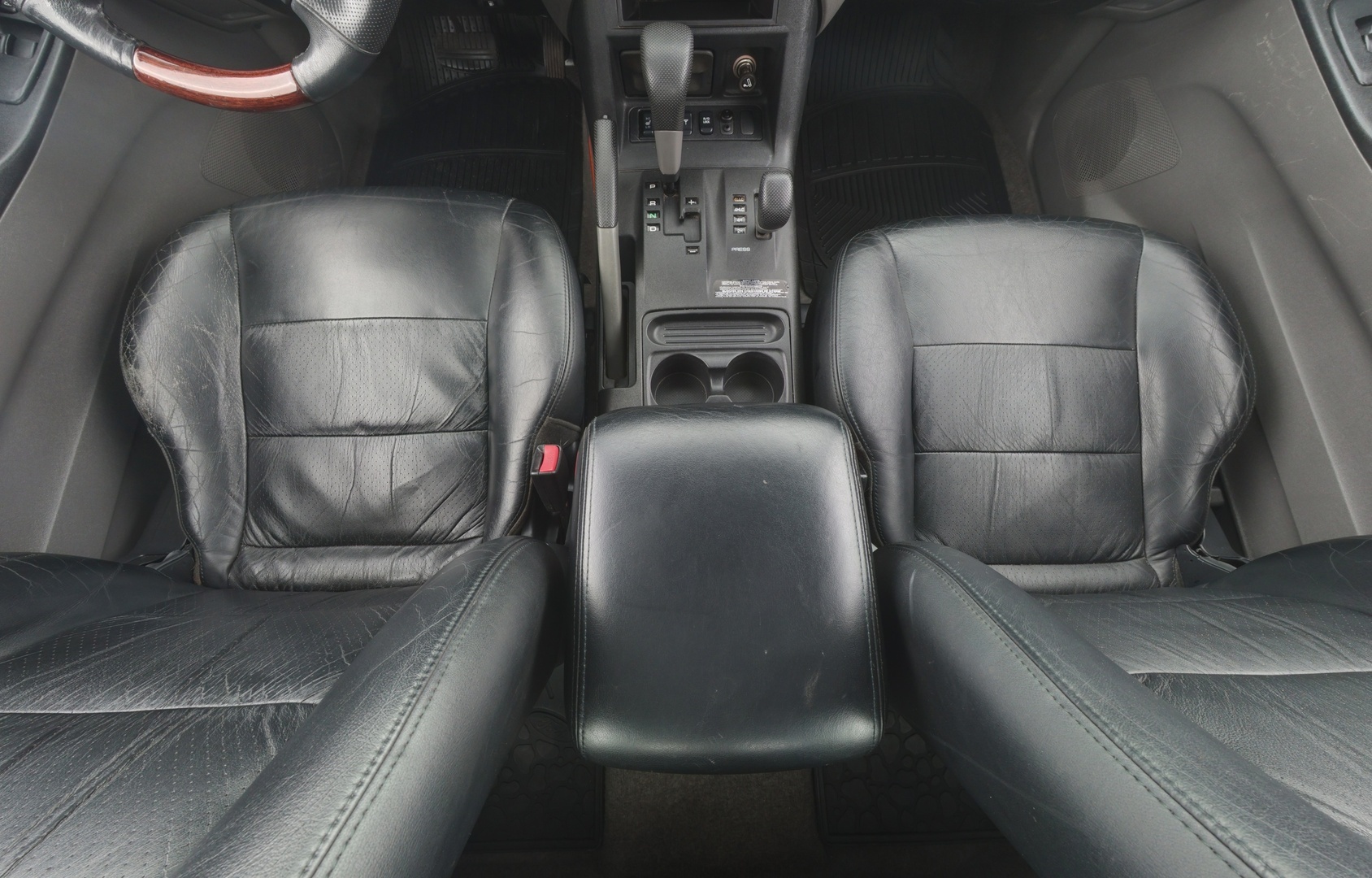 MITSUBISHI Pajero 2000