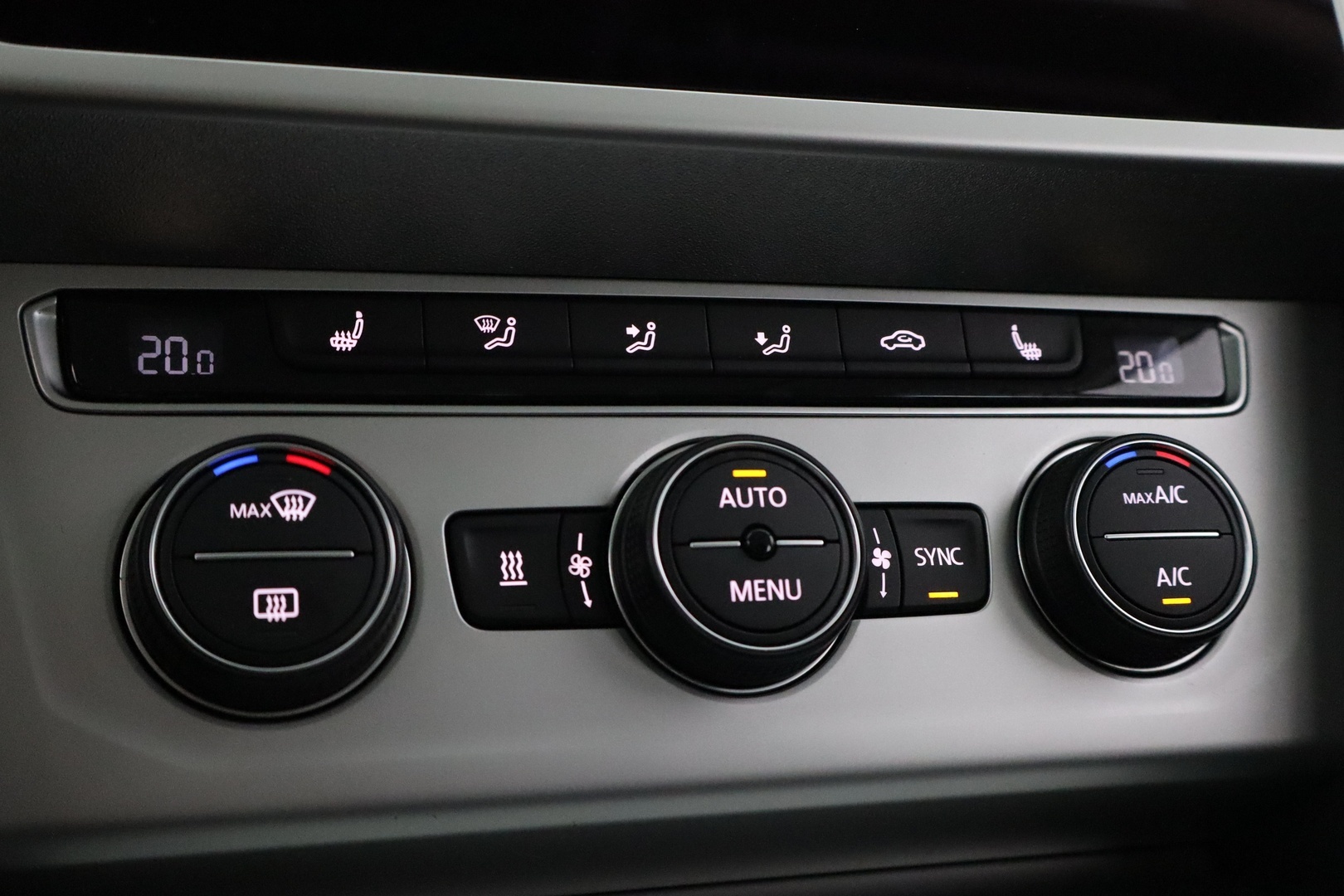 VOLKSWAGEN Passat 2018