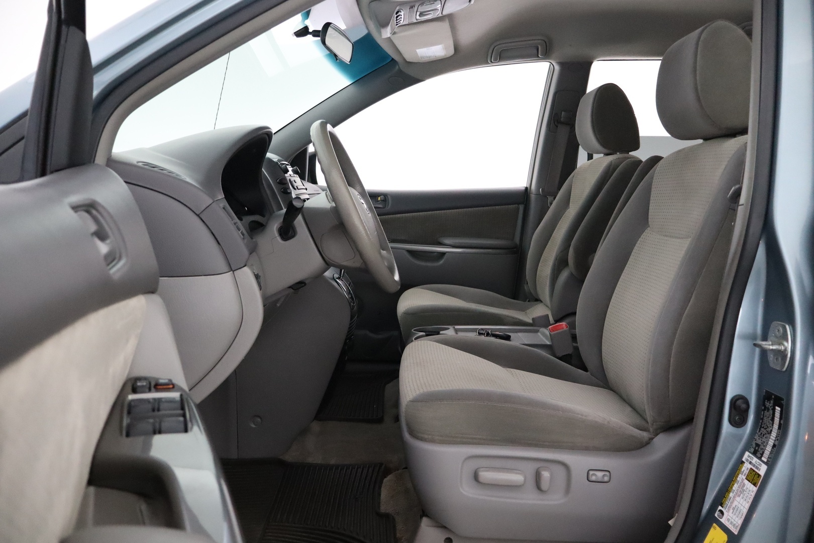 TOYOTA Sienna 2009