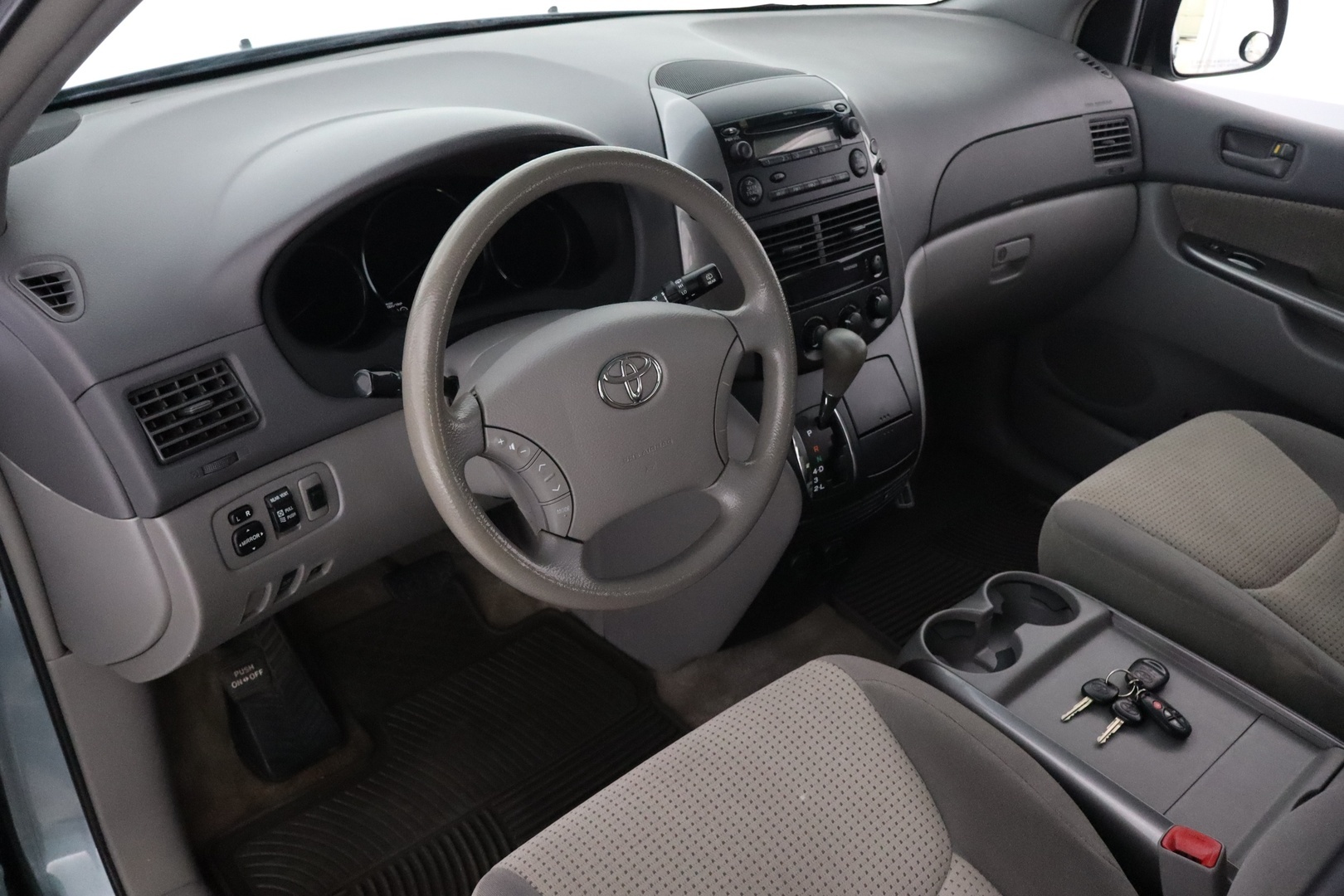 TOYOTA Sienna 2009