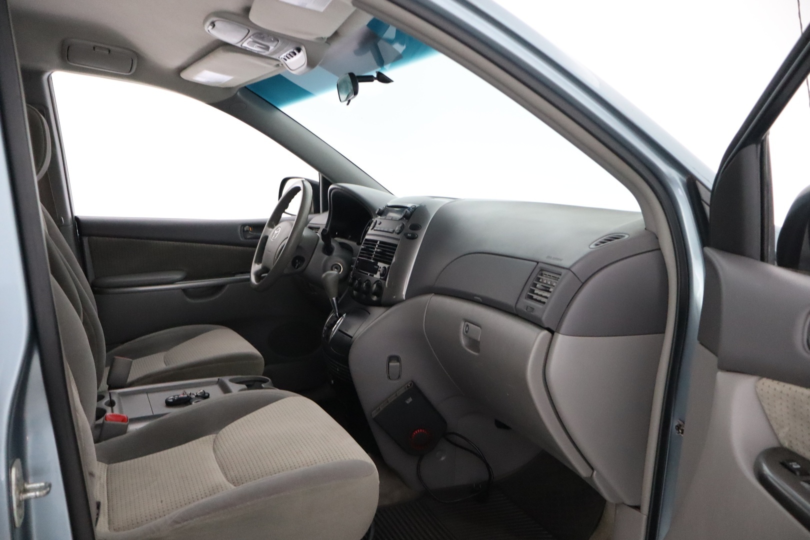 TOYOTA Sienna 2009