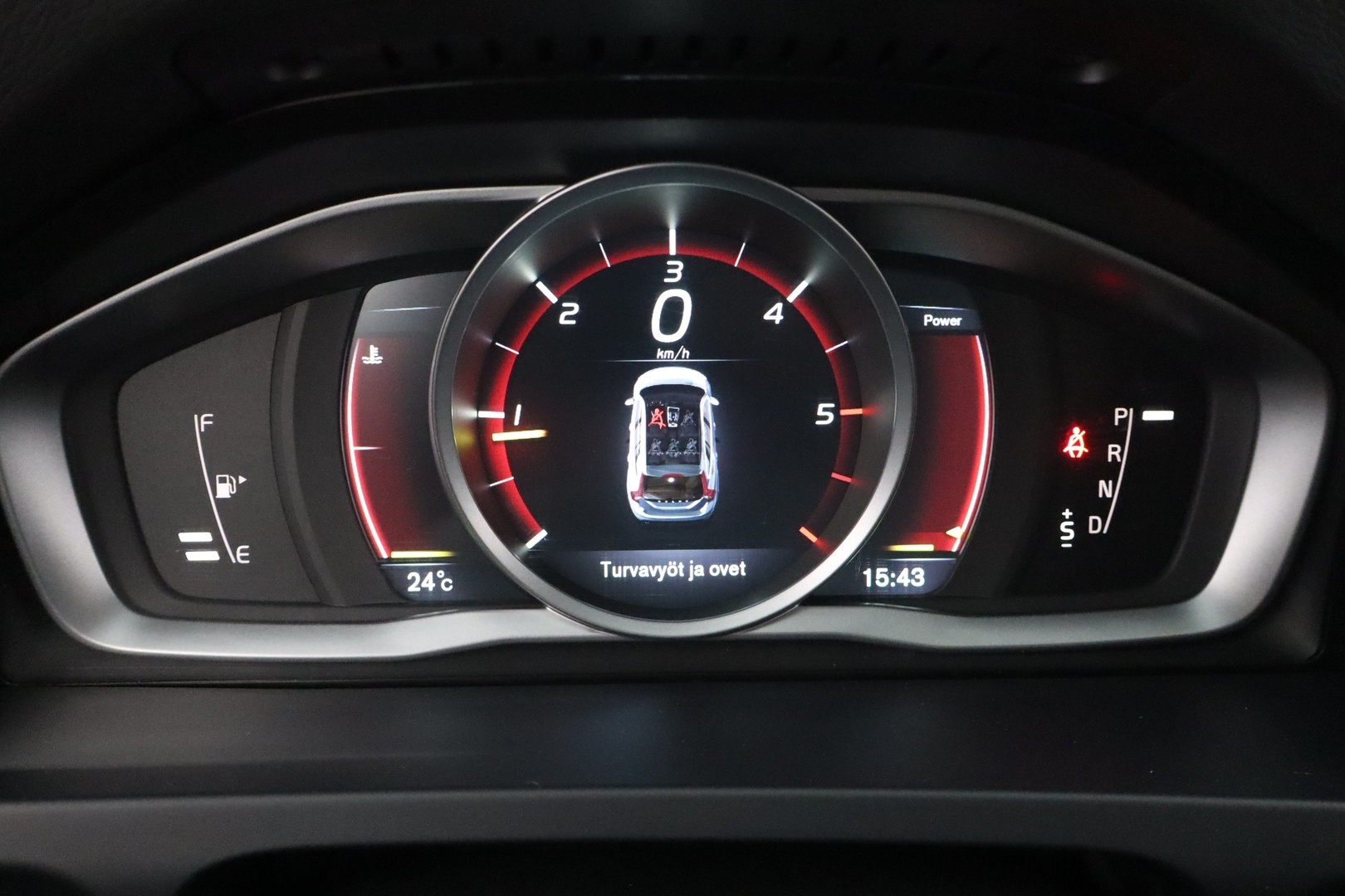 VOLVO V60 2015