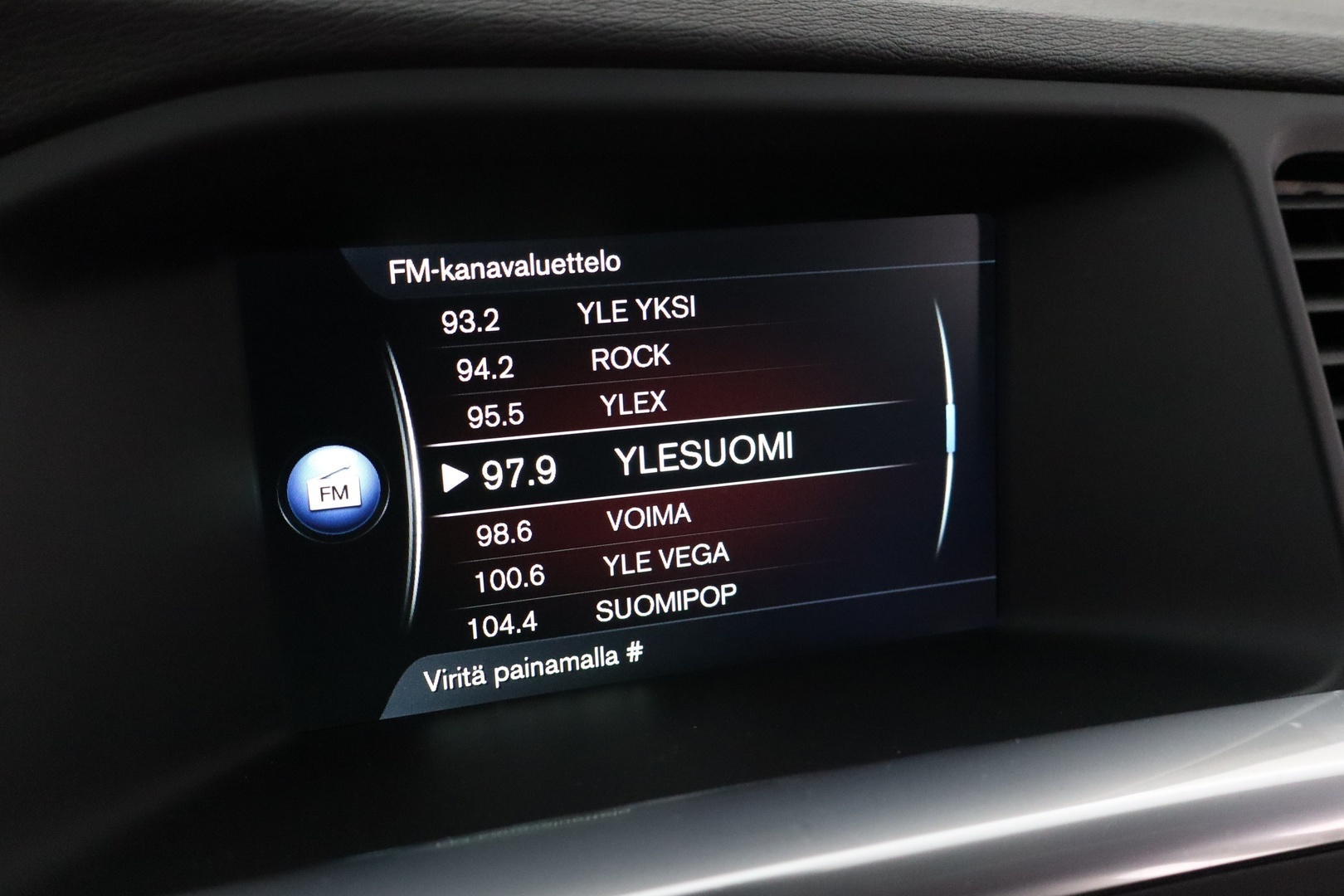 VOLVO V60 2015