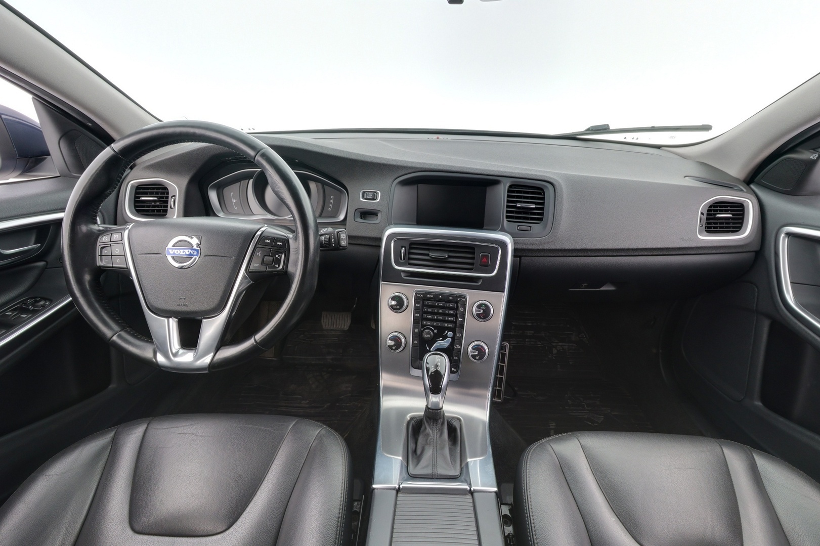 VOLVO V60 2015