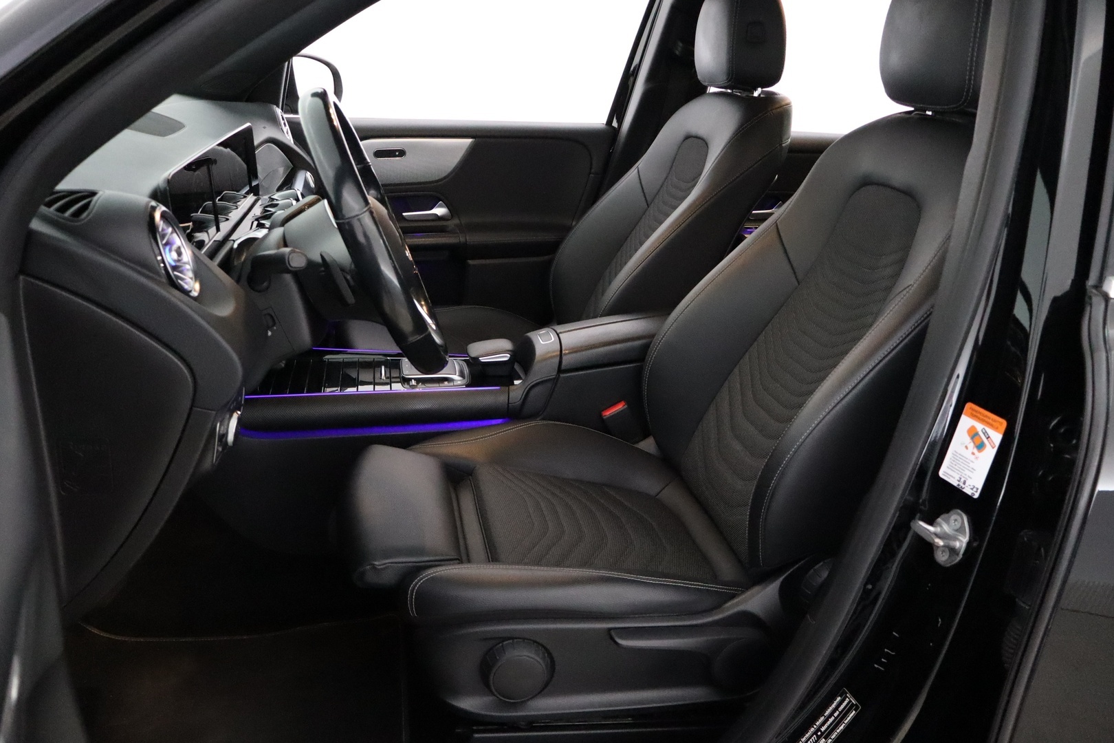 MERCEDES-BENZ GLB 2021