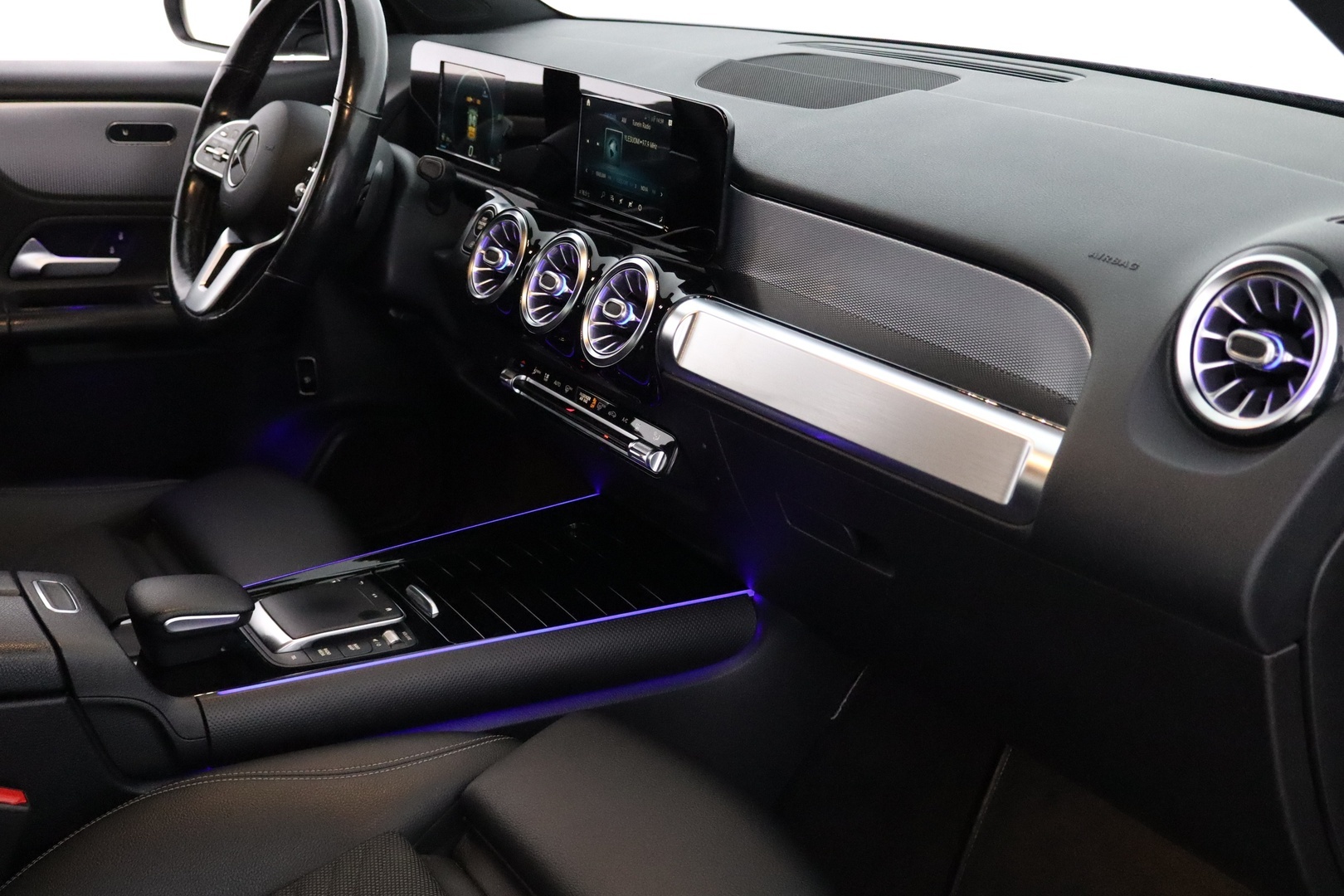 MERCEDES-BENZ GLB 2021