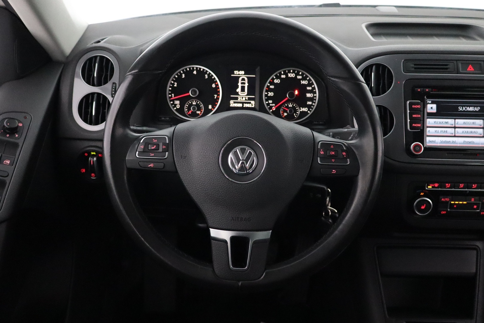 VOLKSWAGEN Tiguan 2013