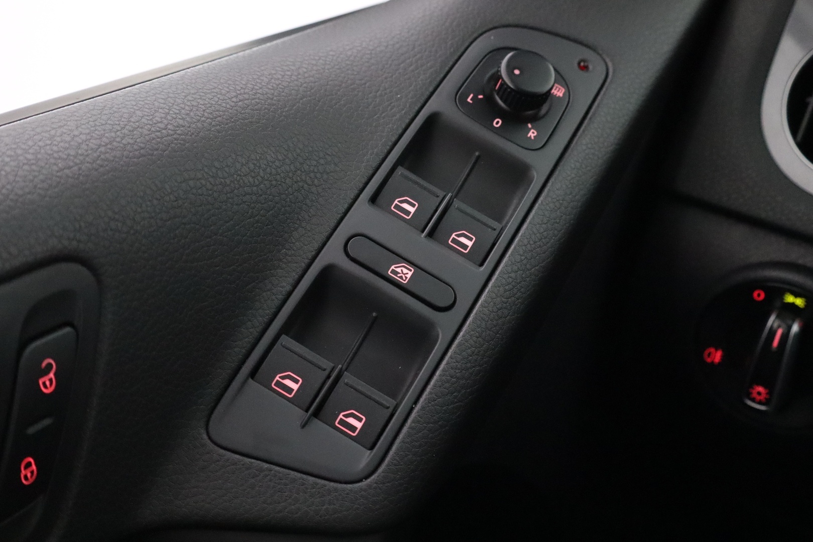 VOLKSWAGEN Tiguan 2013