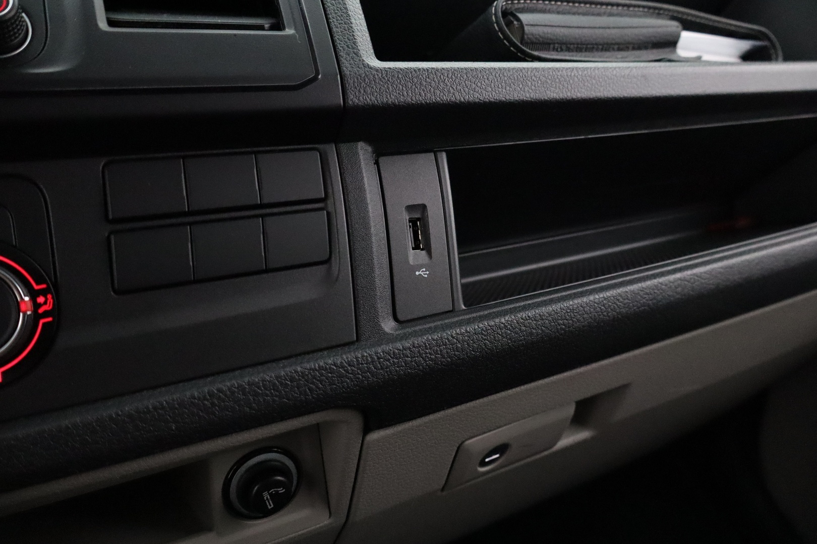 VOLKSWAGEN Transporter 2018
