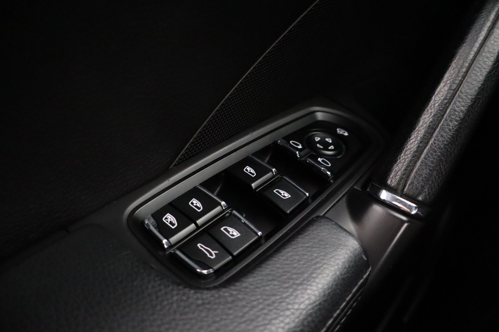 PORSCHE Cayenne 2012