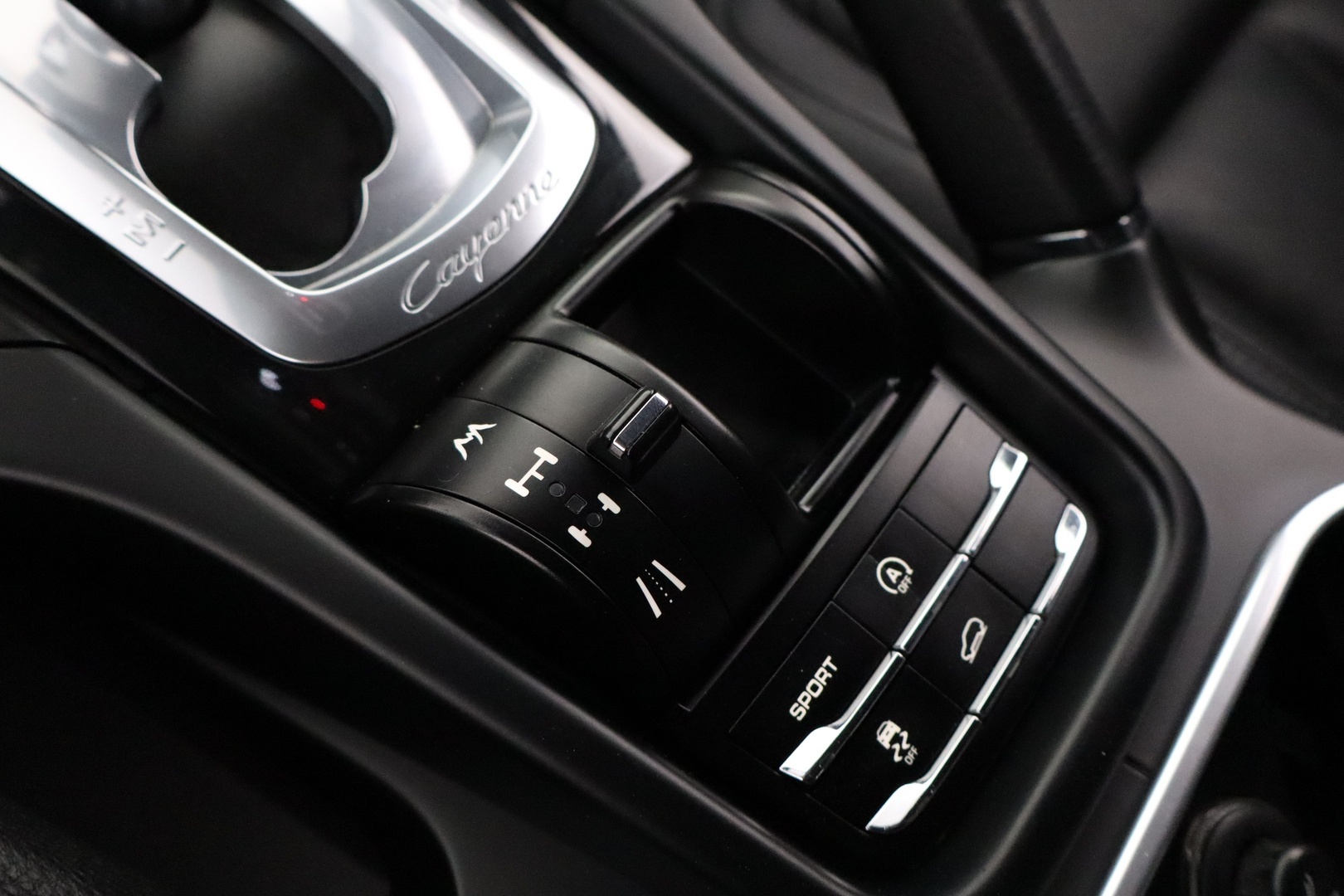 PORSCHE Cayenne 2012