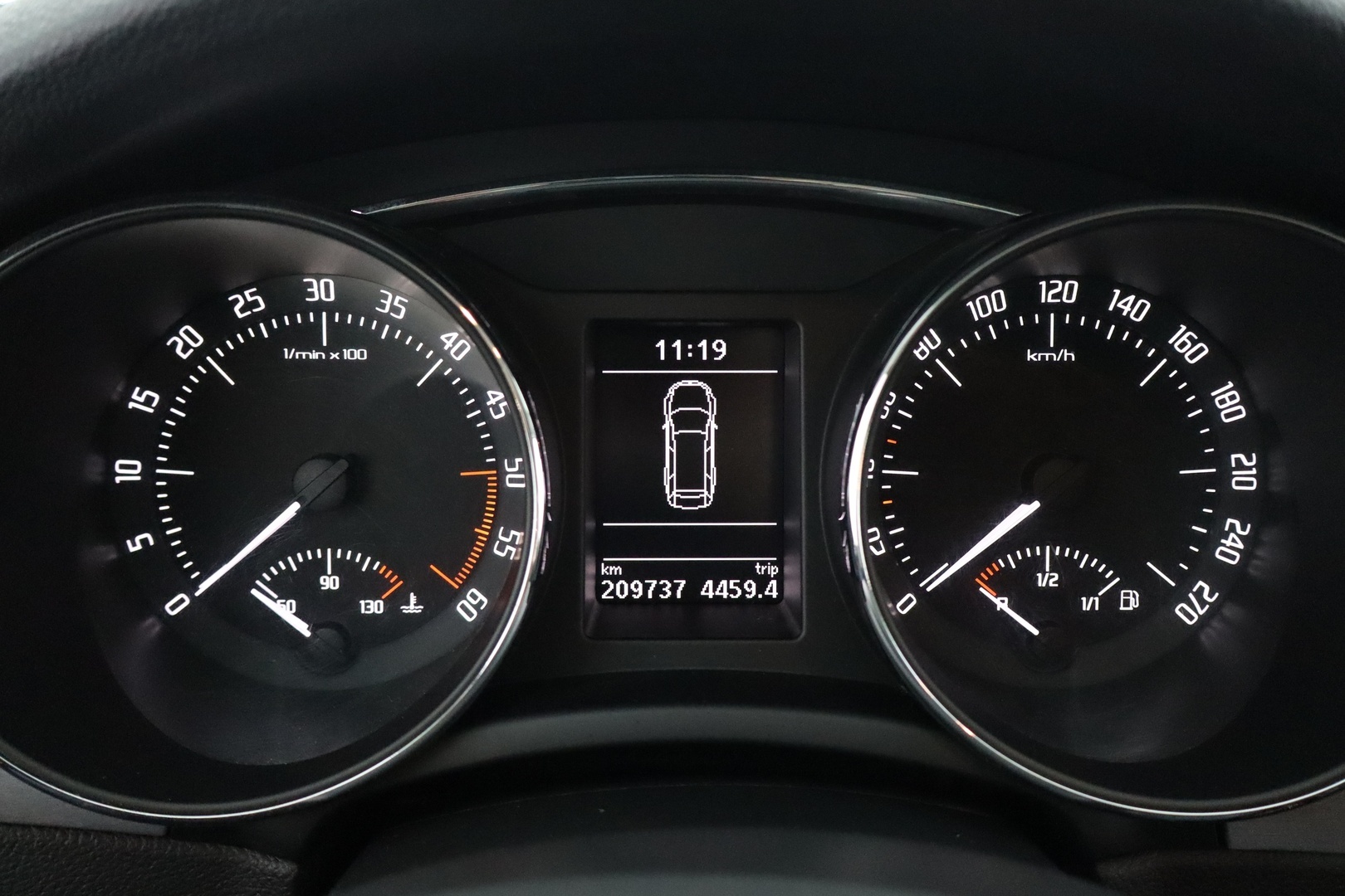 SKODA Superb 2013