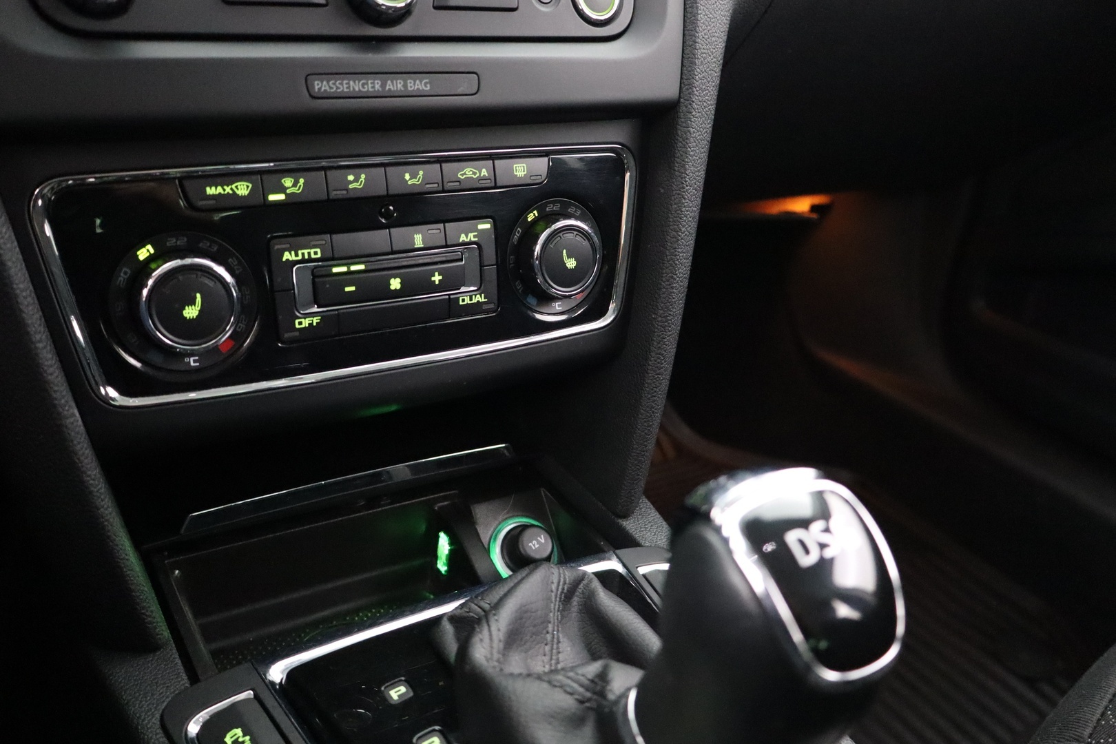 SKODA Superb 2013