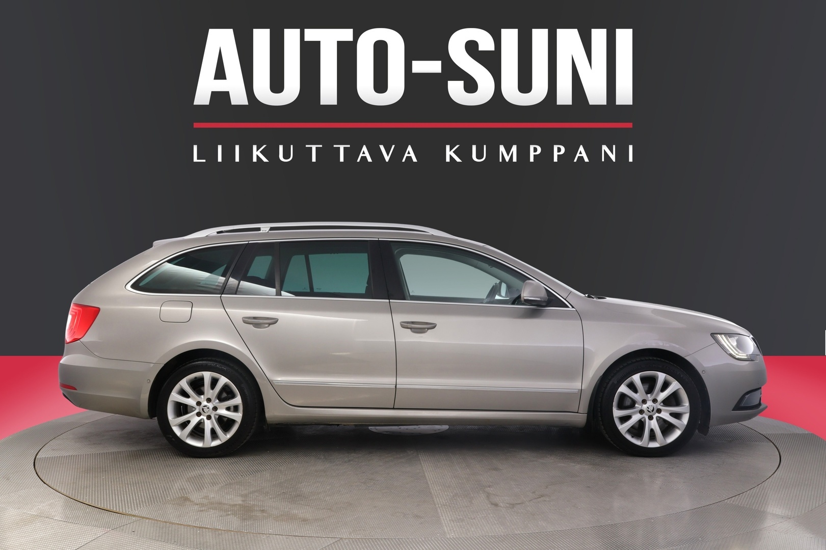 SKODA Superb 2013