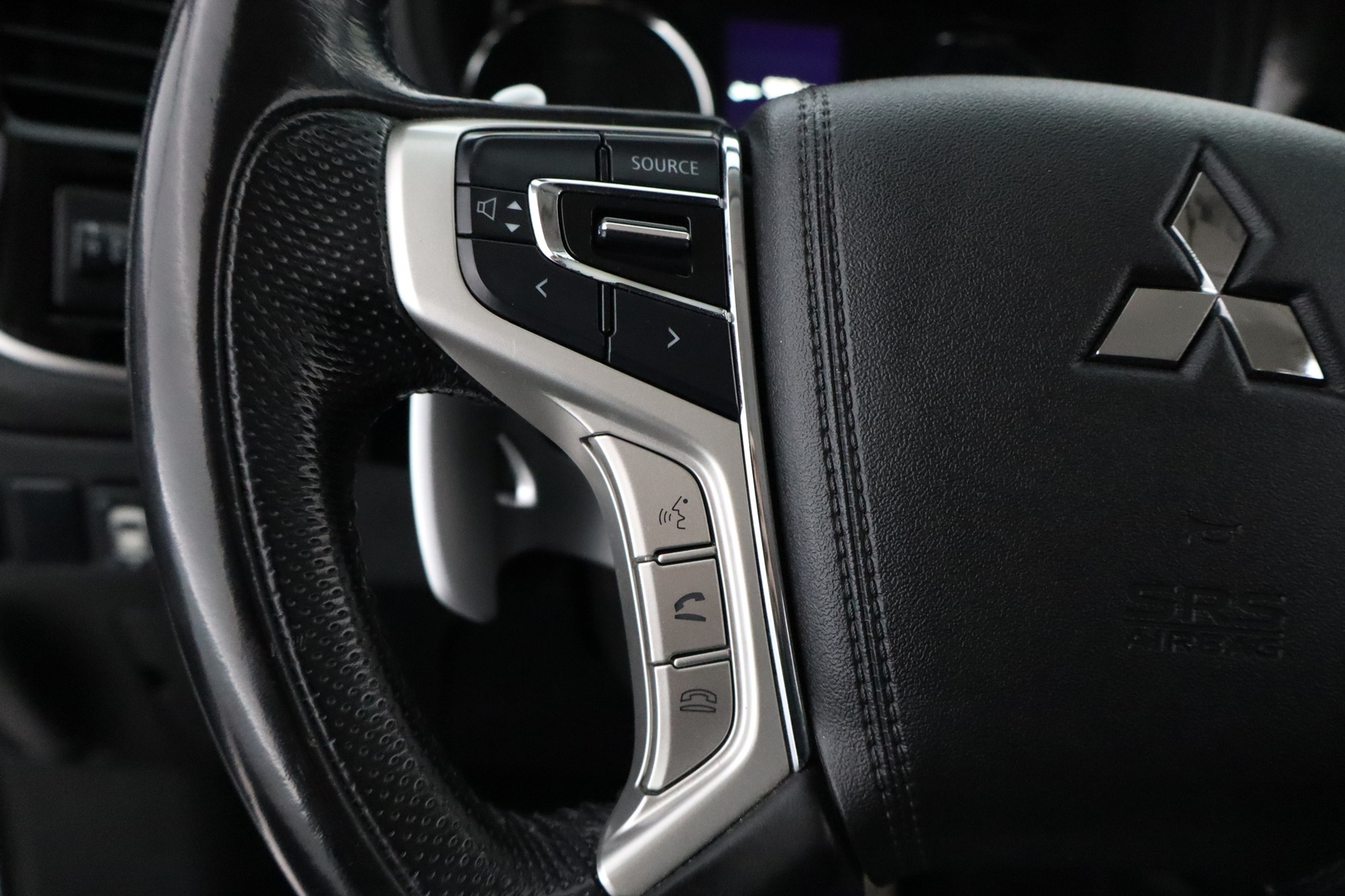 MITSUBISHI Outlander PHEV 2016