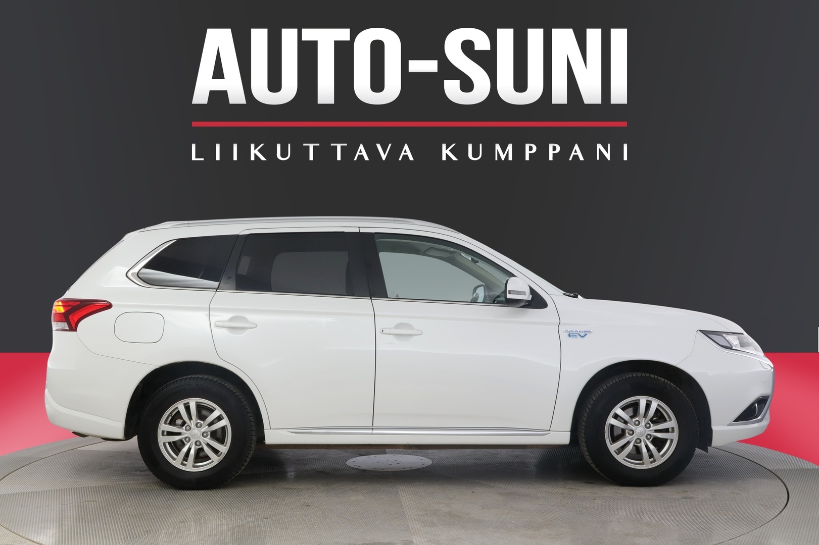 MITSUBISHI Outlander PHEV 2016