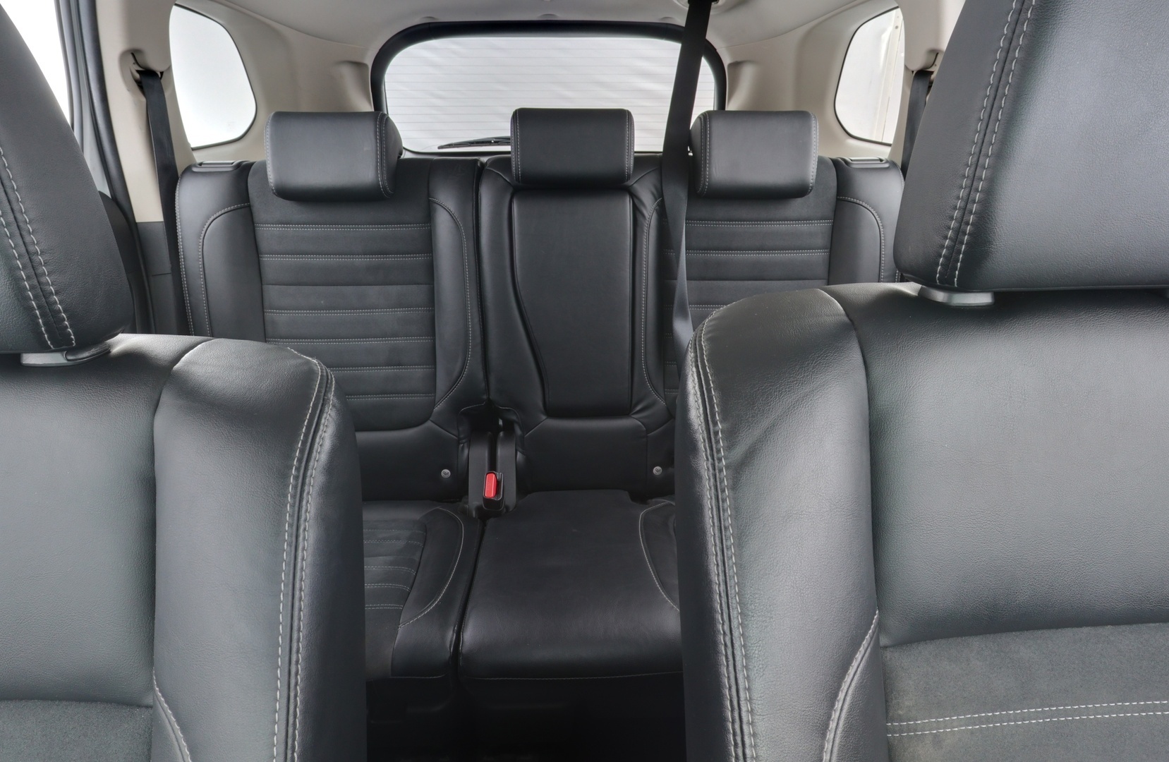 MITSUBISHI Outlander PHEV 2016