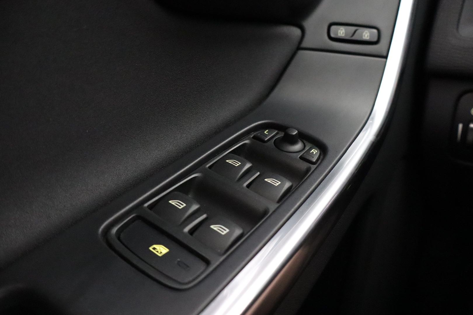 VOLVO XC60 2011