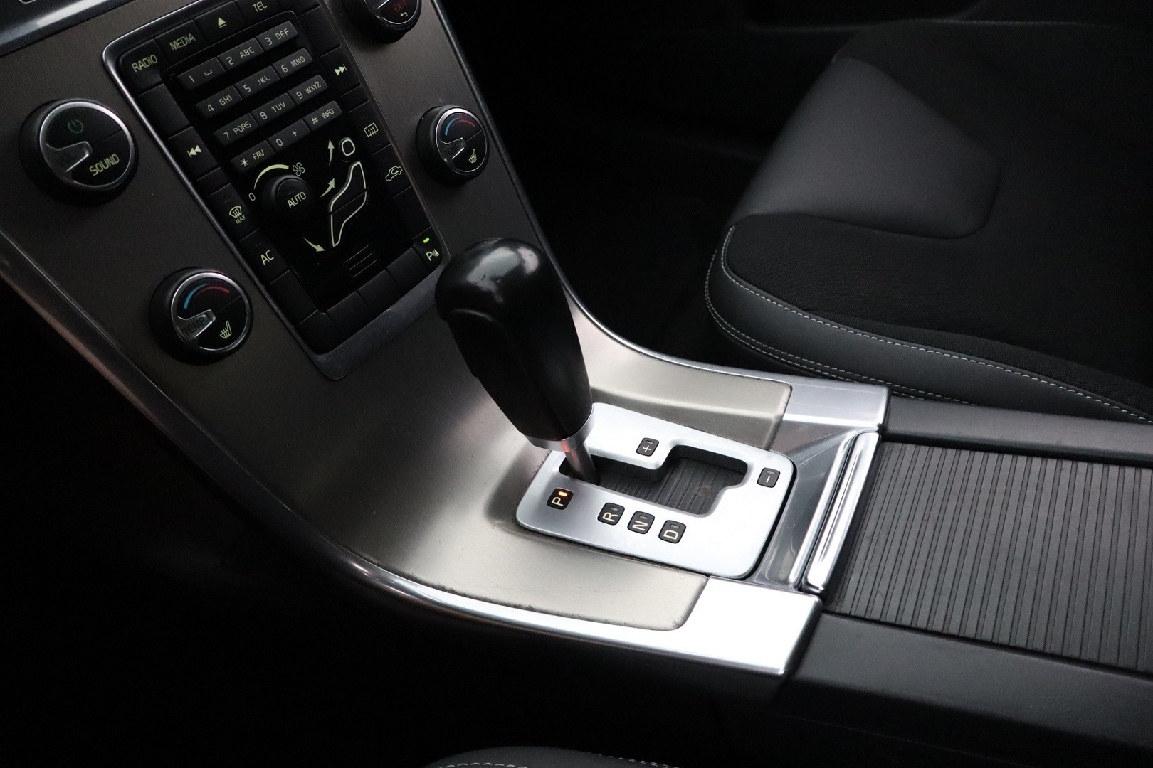 VOLVO XC60 2011