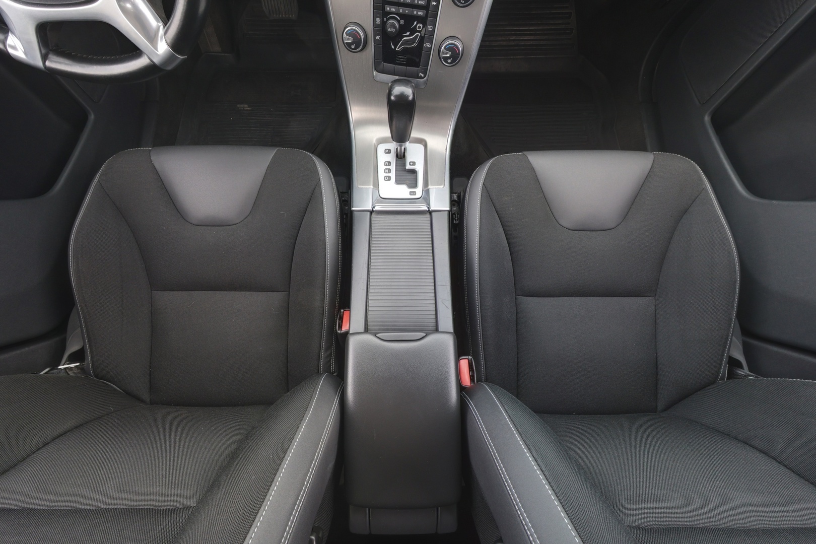 VOLVO XC60 2011